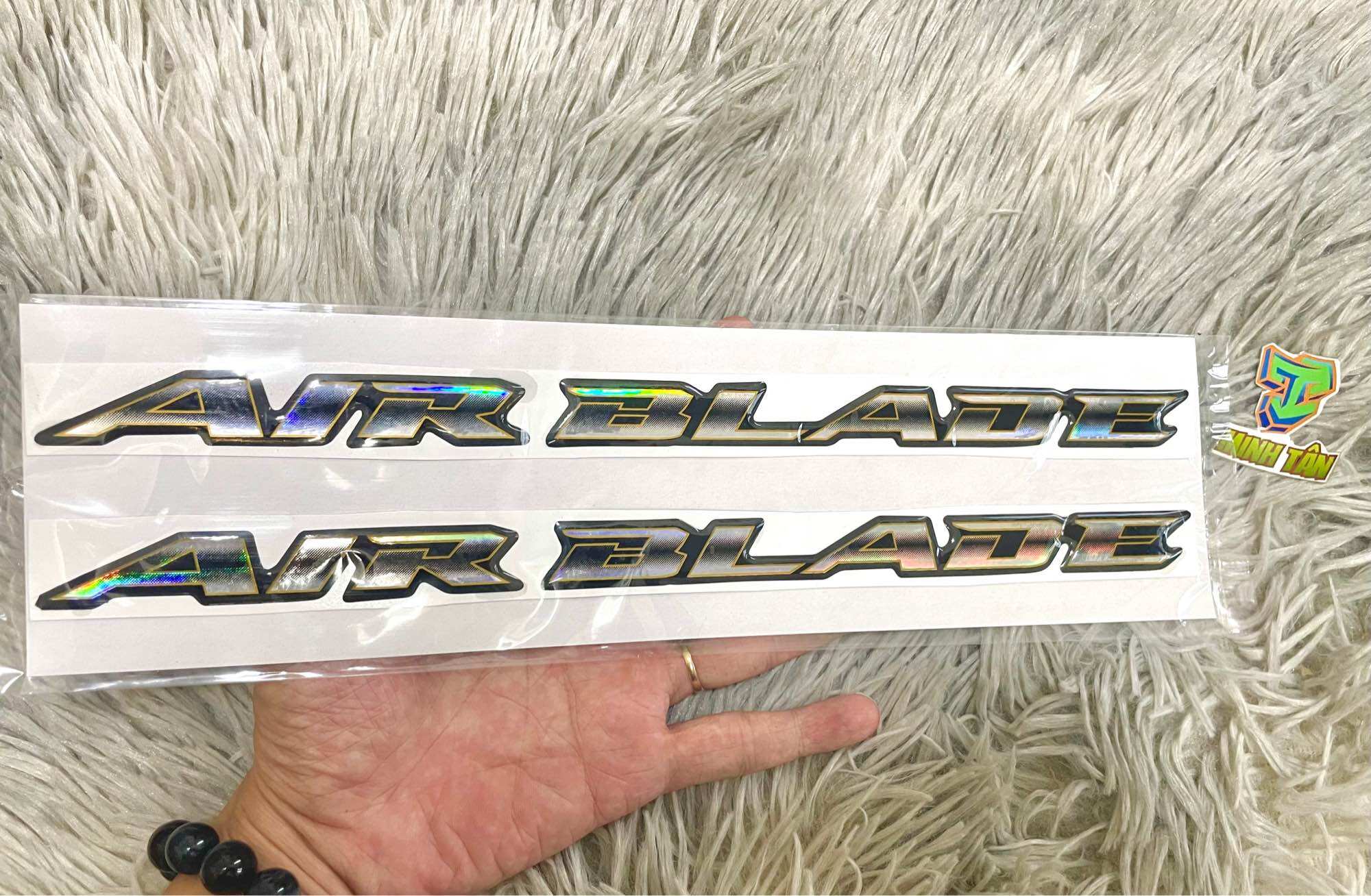 Tem chữ nổi AirBlade 2010, tem nổi sắc nét sáng bóng