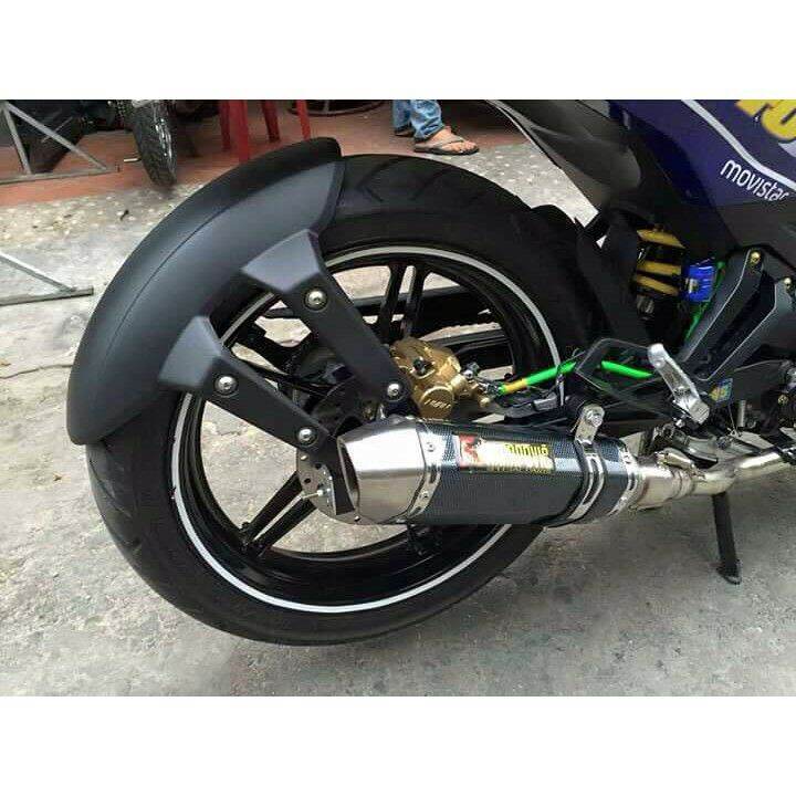 Dè chắn bùn 4 chân Akrapovic lắp xe Winner X, Exciter