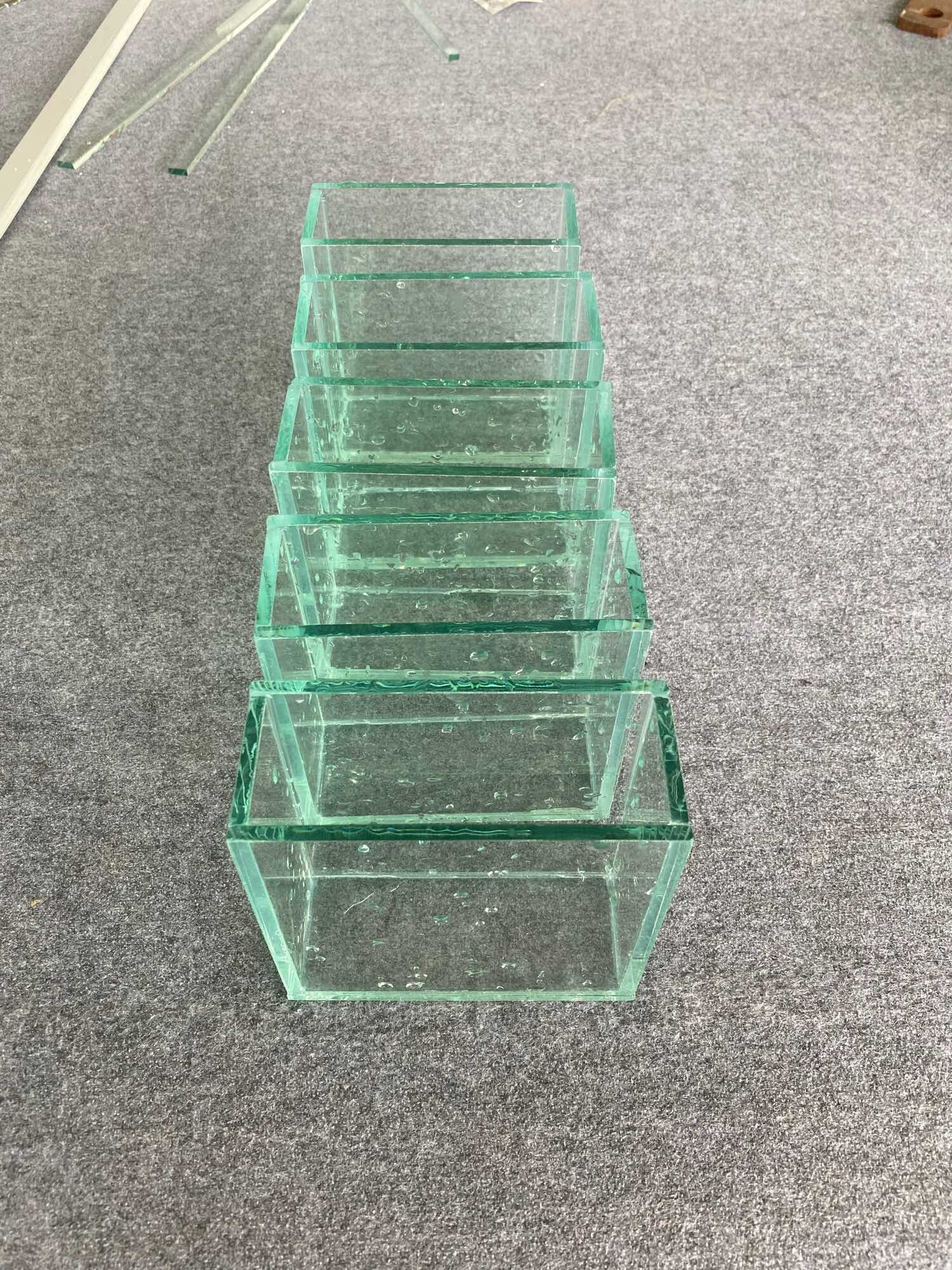 Hồ cá betta mini dày 5li ( D15× R7× C15) + tặng kèm miếng lót đáy hồ