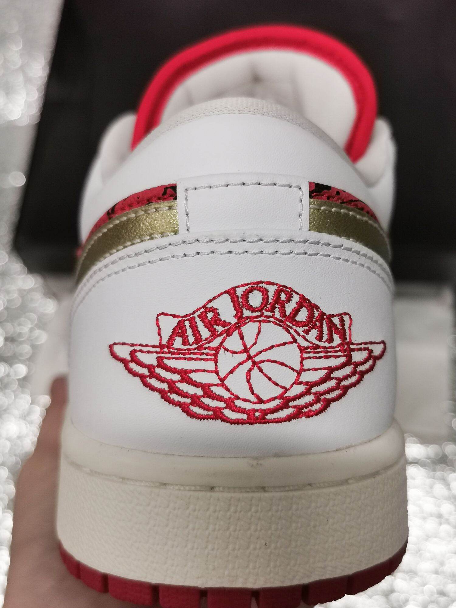 NIKE JORDAN 1 LOW SE 'SPADES' (LIMITED EDITION)