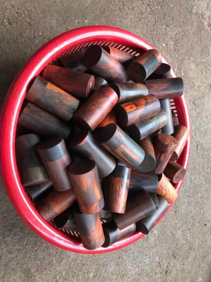 LỌ TĂM GỖ TRẮC ĐỎ ĐEN!
