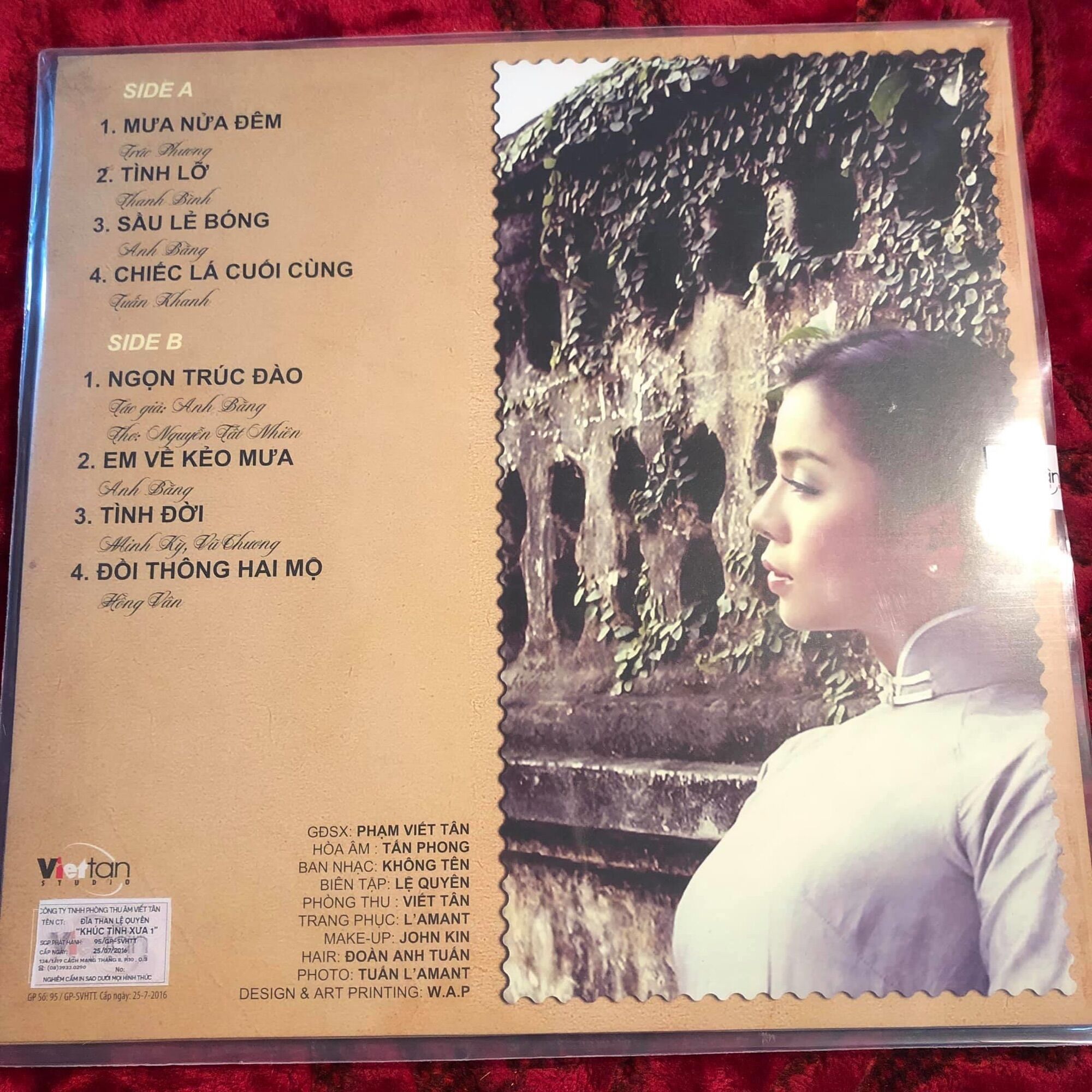 Đĩa than Lệ Quyên