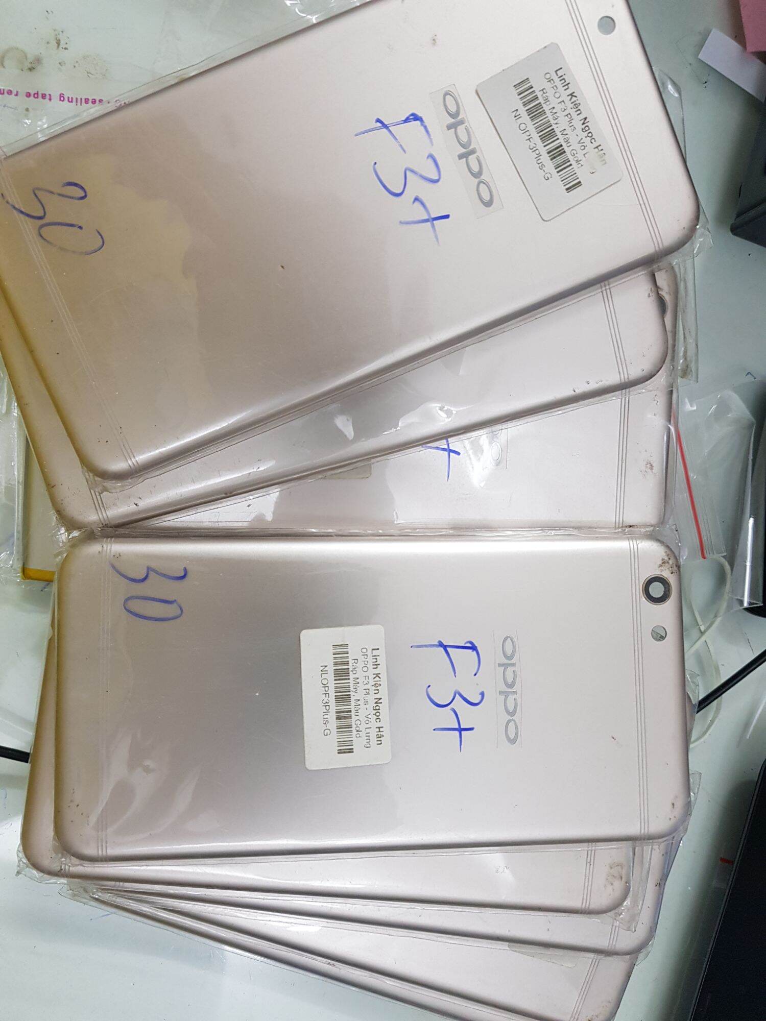 Lưng oppo F3 plus vàng