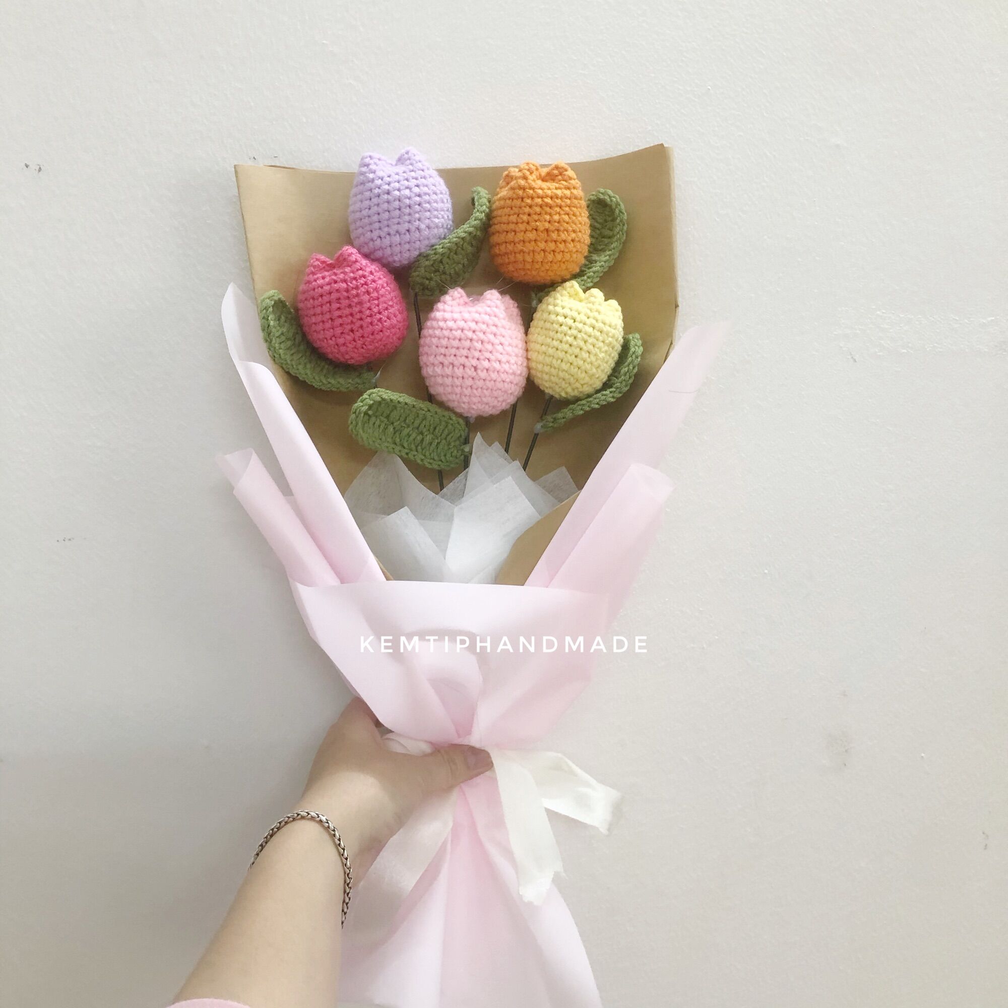 Bó hoa tulip len nhiều màu có sẵn