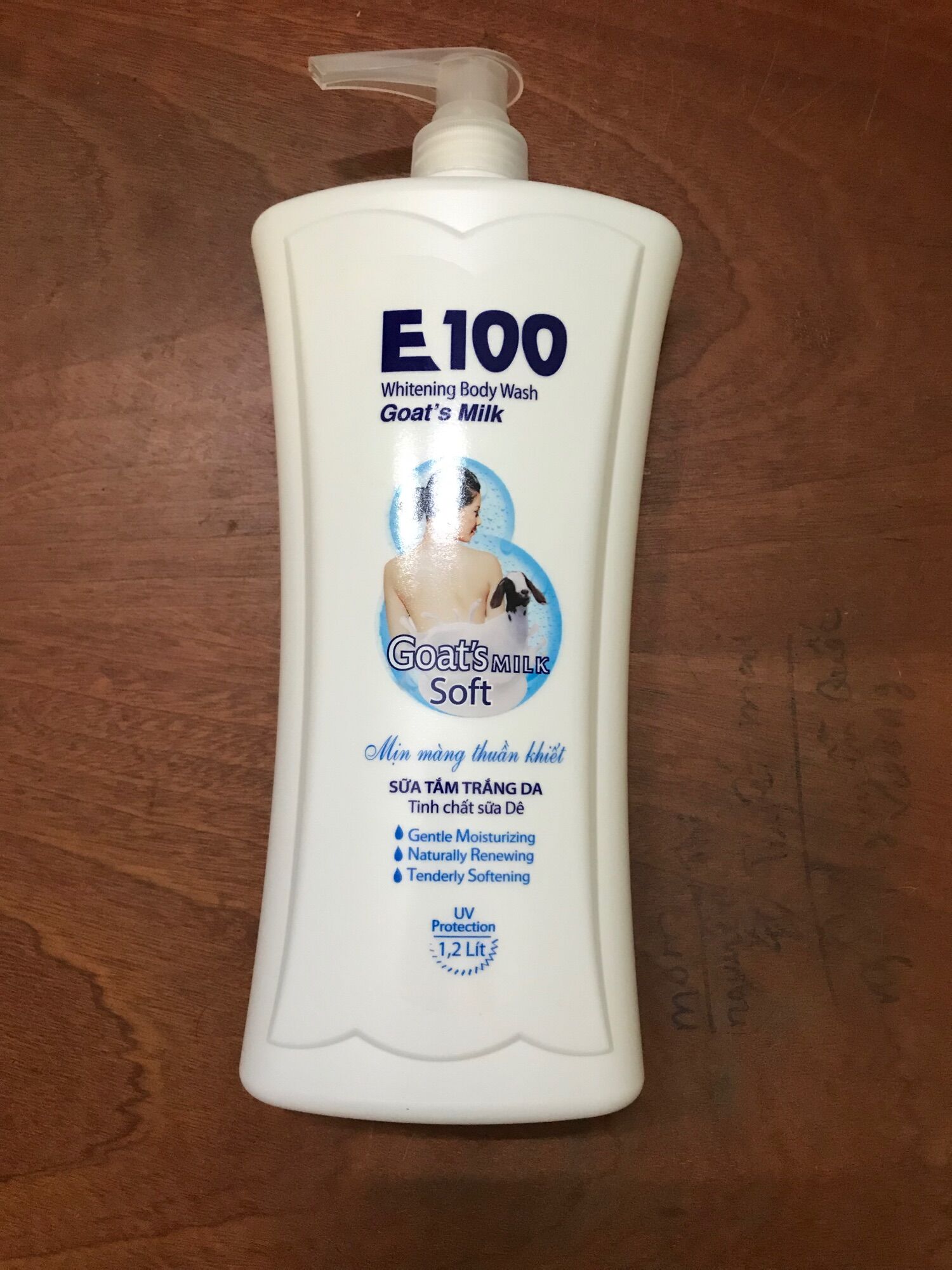 Sữa tắm trắng da e100 1,2l - màu trắng