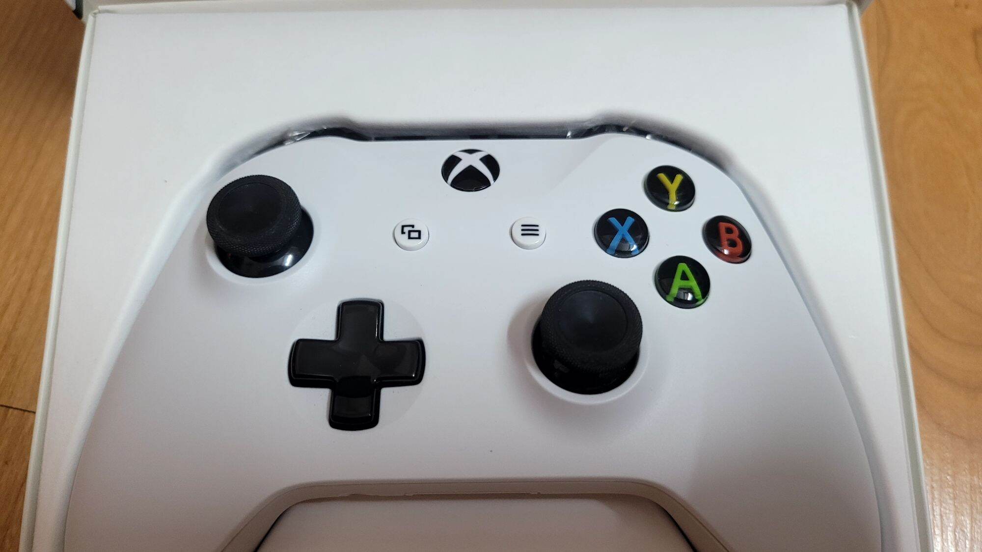 Tay cầm chơi game xbox one s trắng siêu lướt
