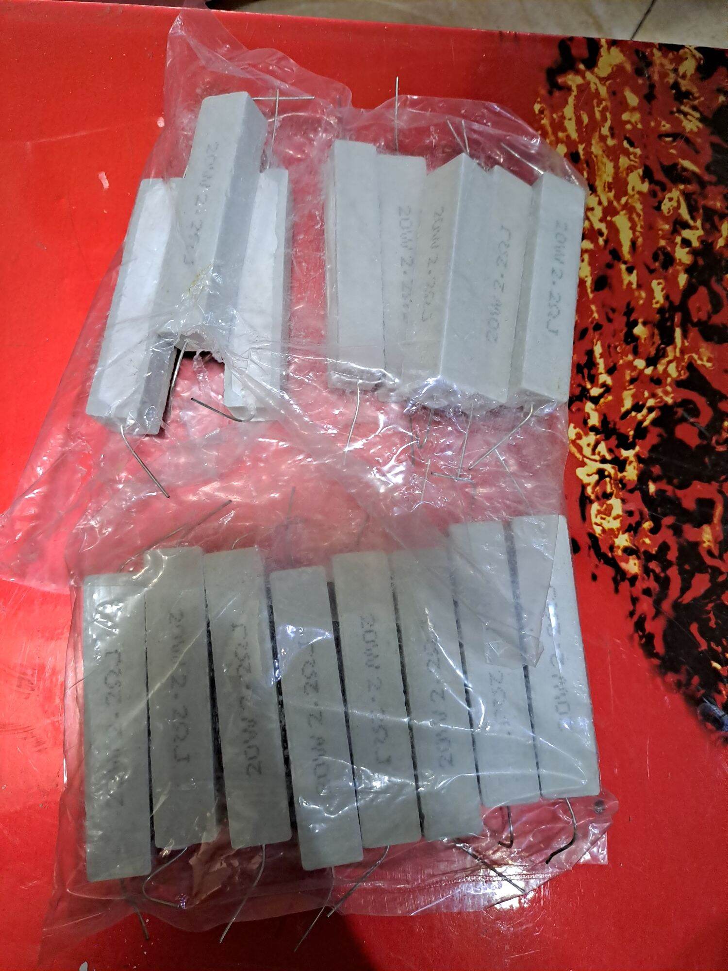 5 Điện trở sứ 2.2om 20w