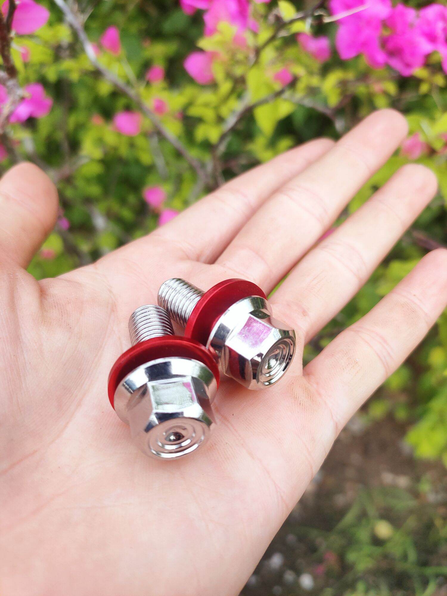 Cặp ốc pát heo Honda, Yamaha kèm long đền đỏ.