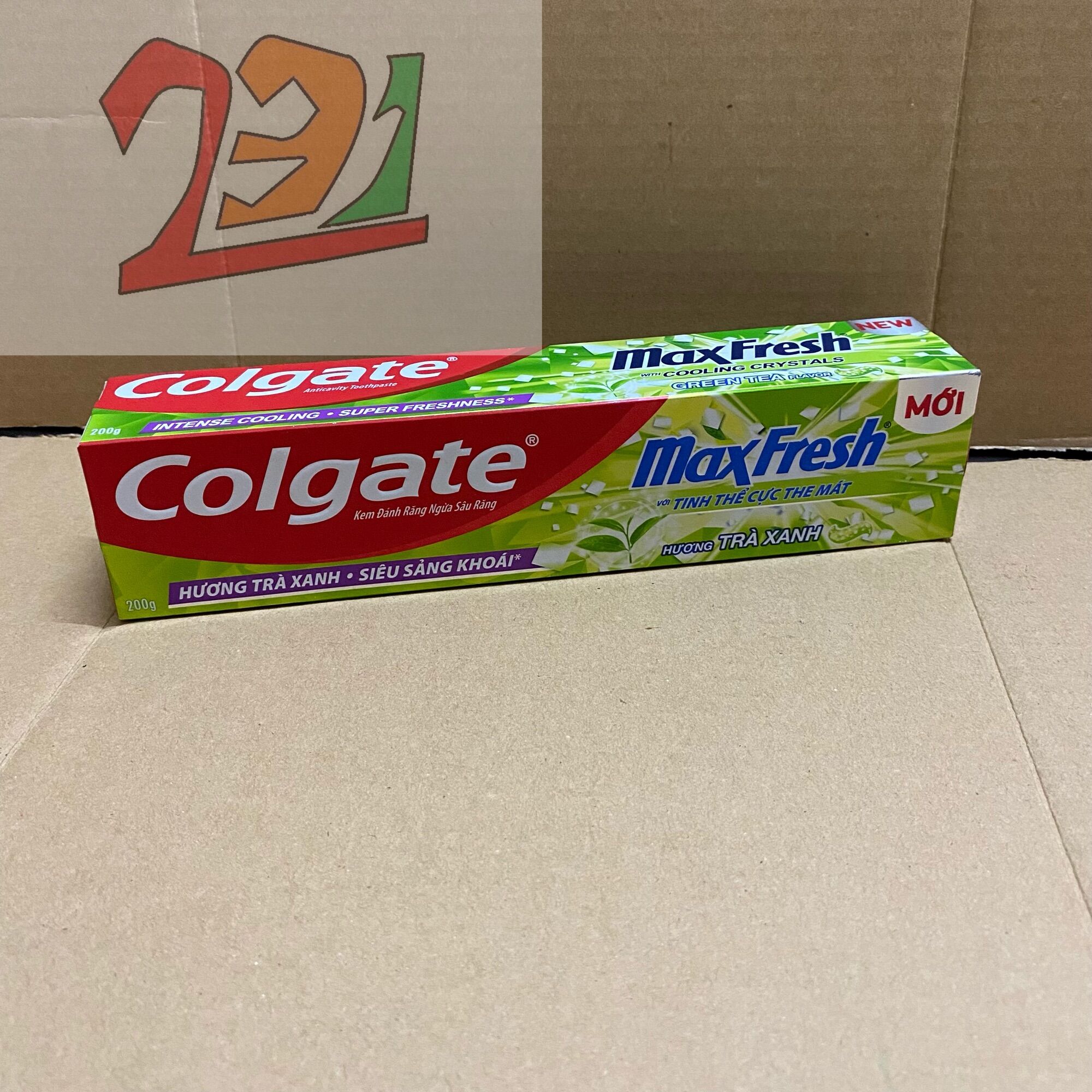 Hộp Kem Đánh Răng Colgate