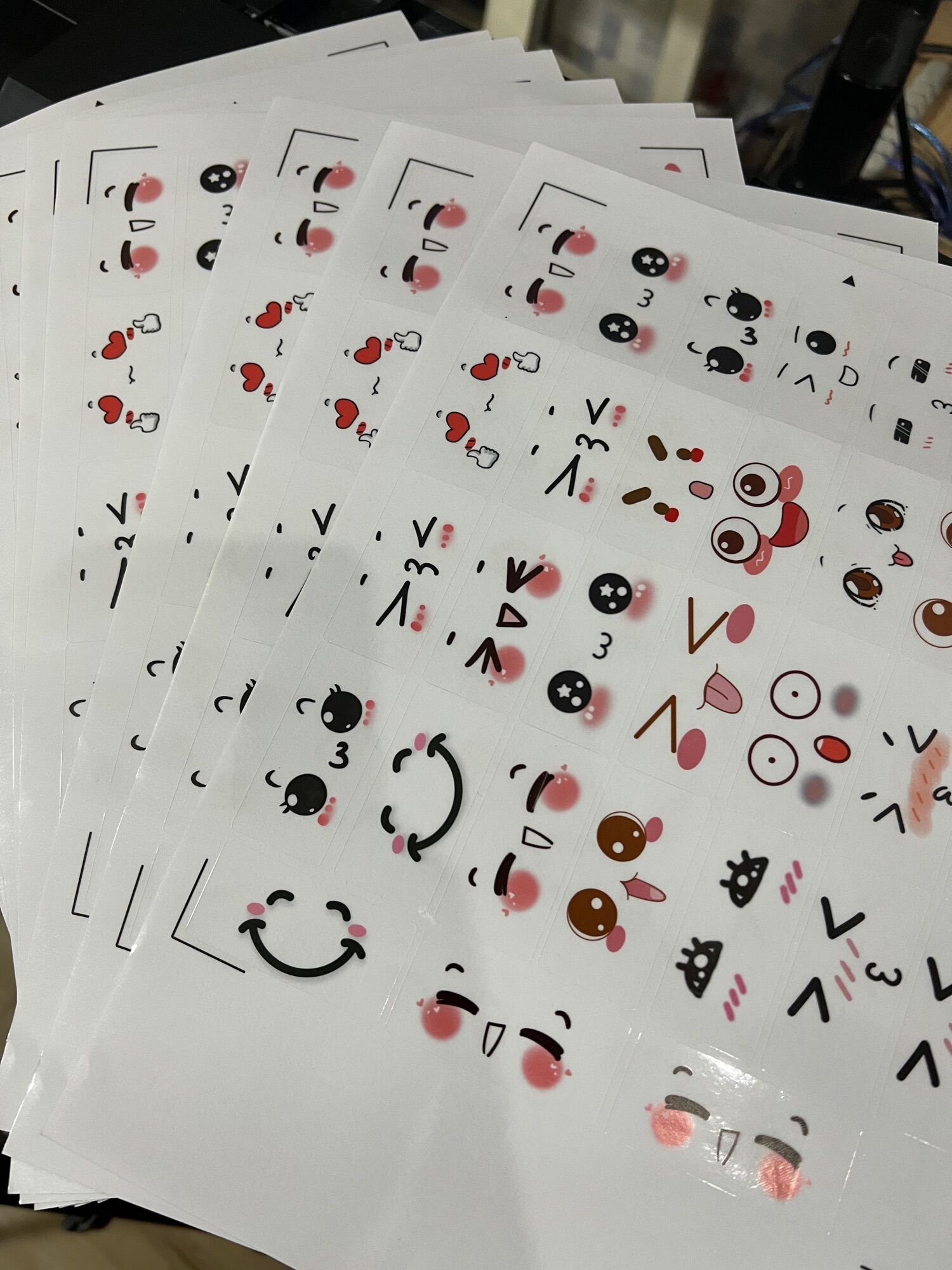 Set 50 sticker decal trong mặt cười cute
