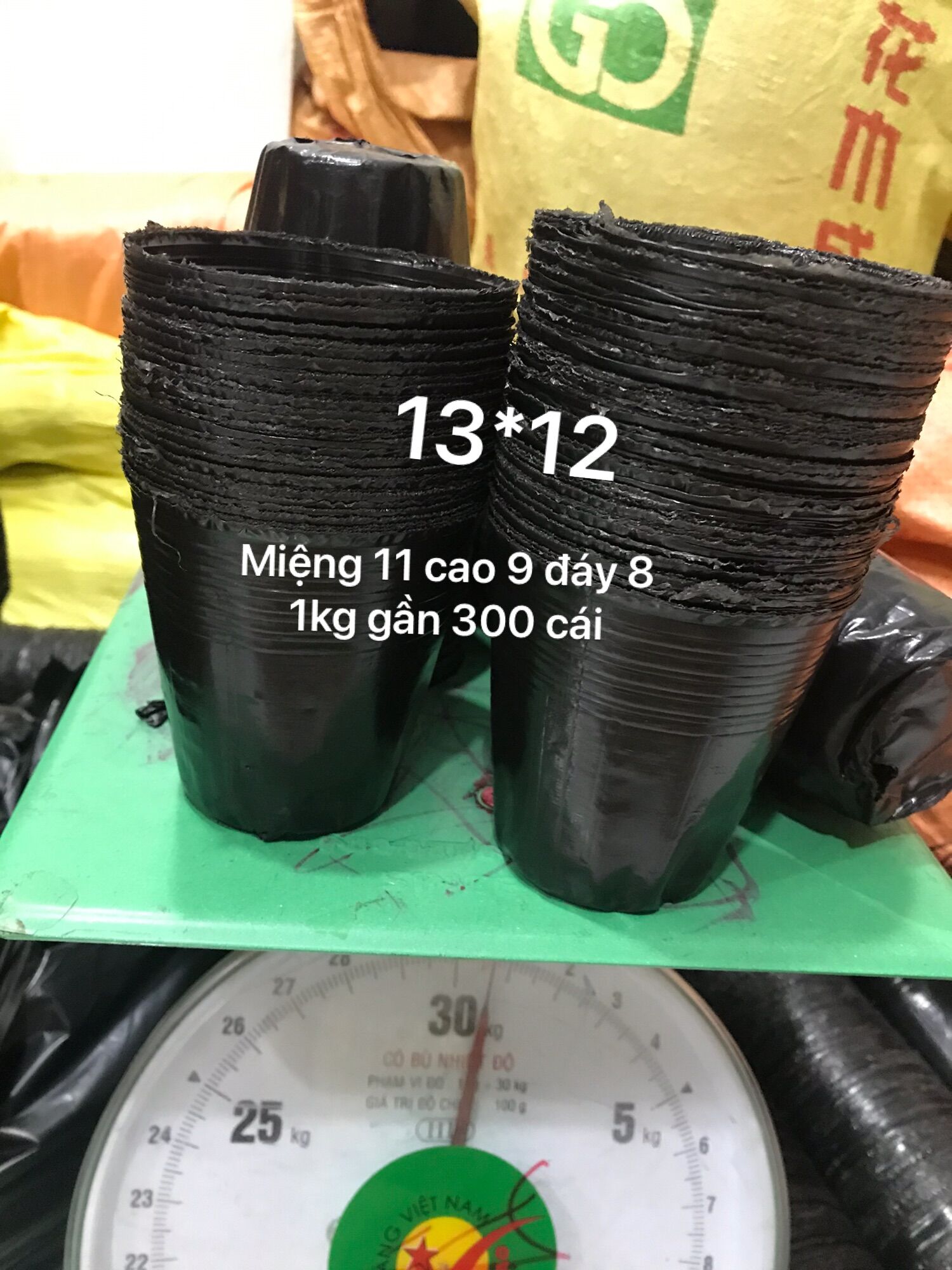 1kg bầu trồng cây 13.12(300 cái/kg)