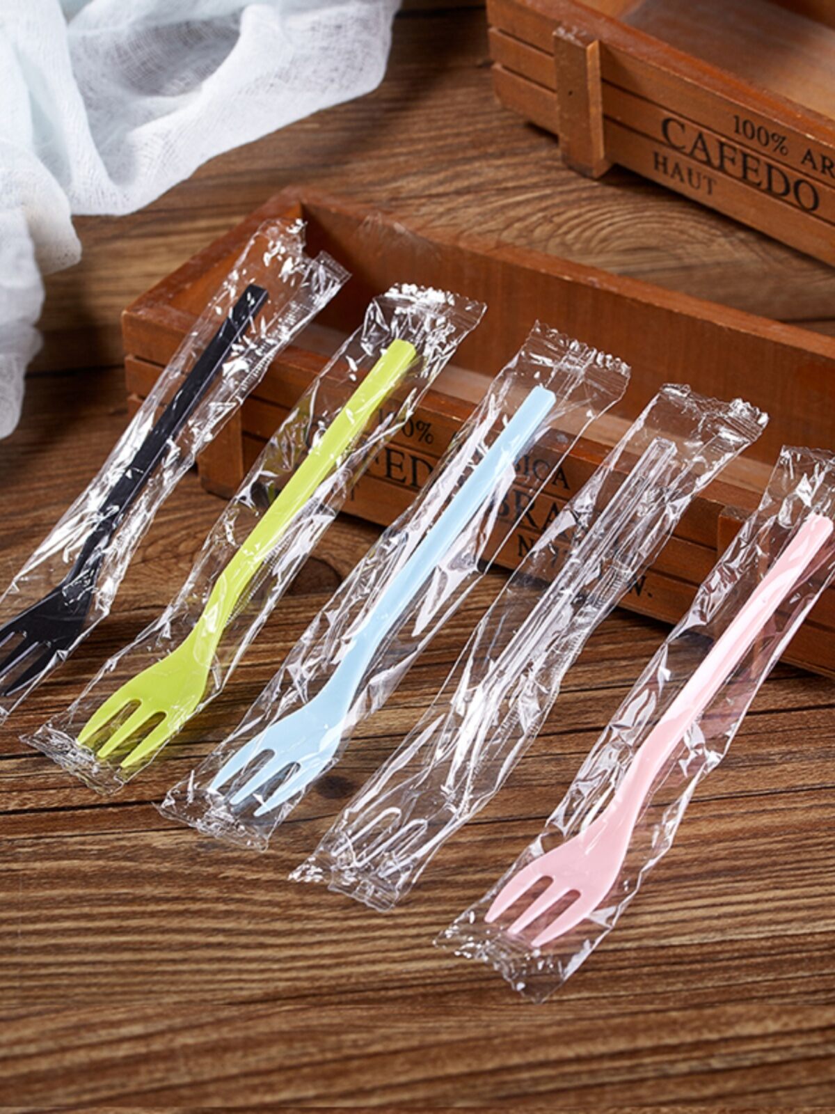 Disposable Color Fork Thick Individual Package Wheel Cap Fruit Fork Cake Fork Tridentate Fork 100 Pieces Mounted