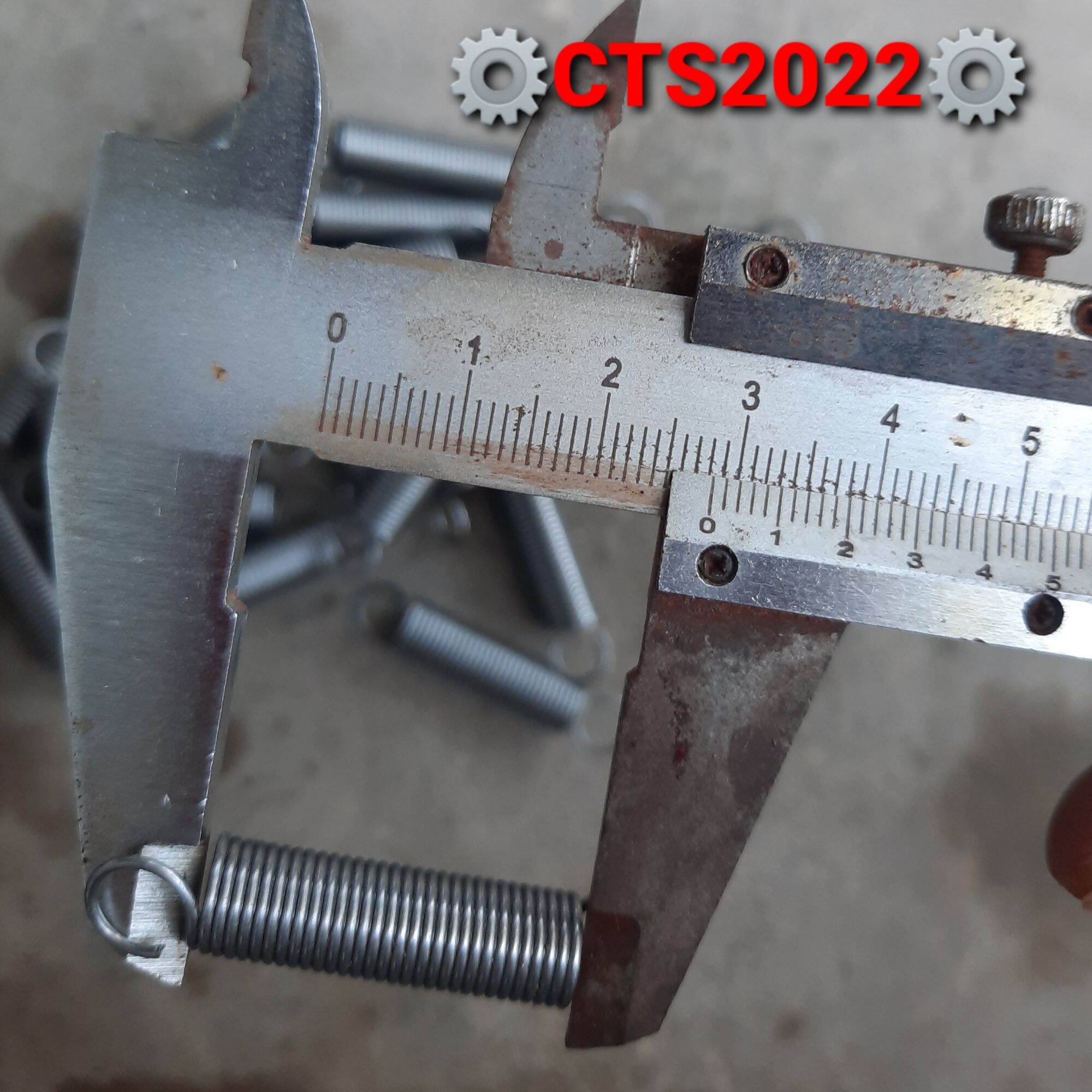 Lò xo kéo 2 móc lệch phi 8 dài 44mm sợi 1mm