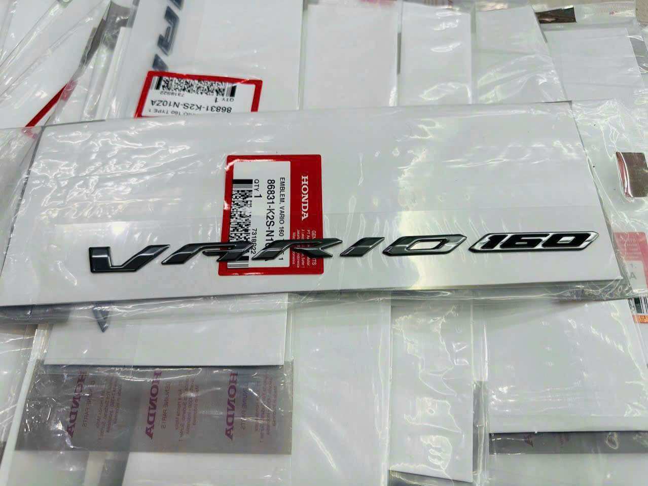 Tem chữ nổi vario 160 /giá 1 cặp