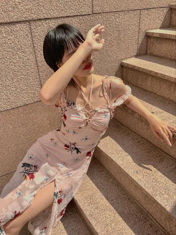 Đầm ôm body sẻ đùi voan lụa LACHARME