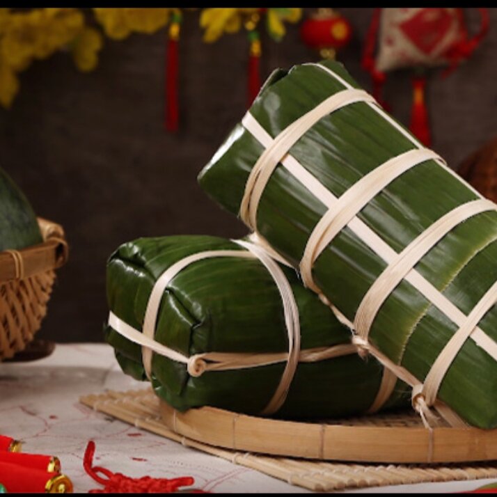 2 cây bánh tét không nhân