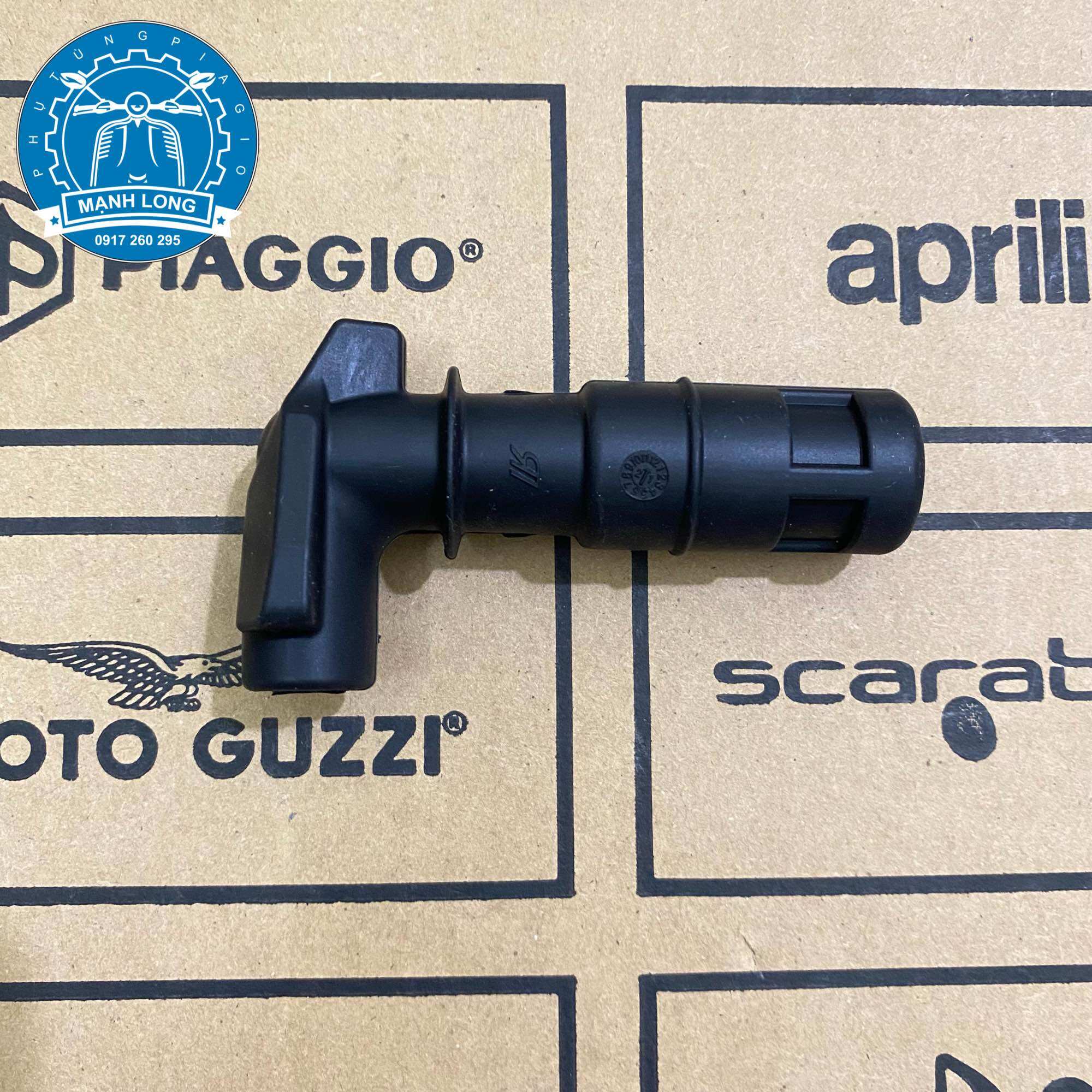 Đầu chụp bugi Piaggio - vespa ( chính hãng )