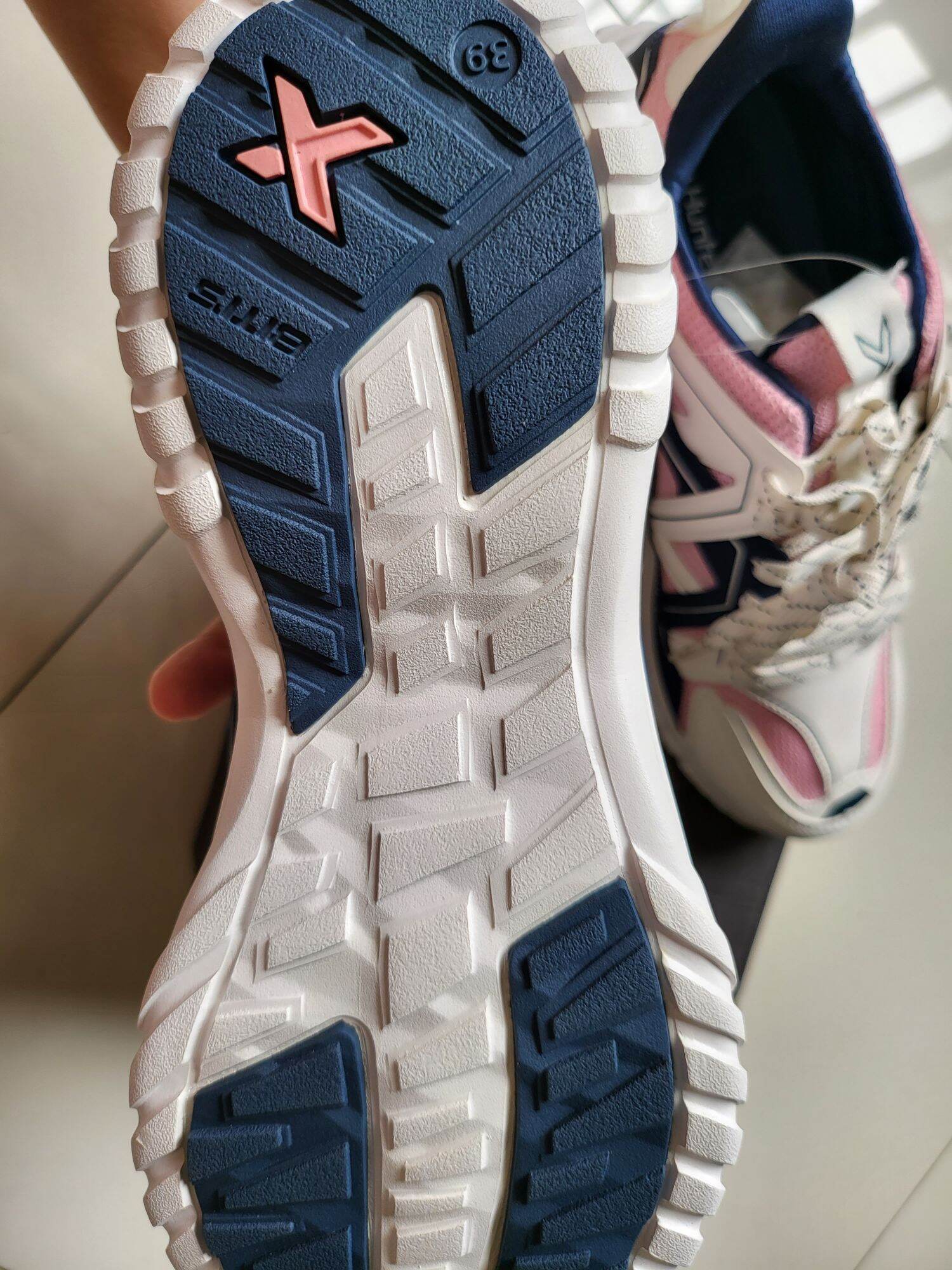 GIÀY SNEAKER NỮ  SIZE 39