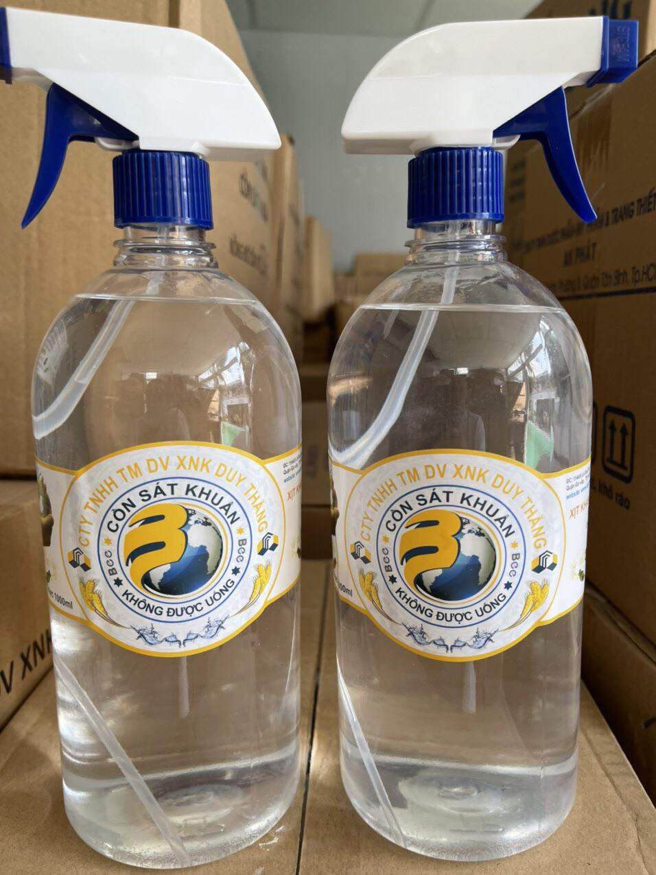 Cồn xịt khuẩn 70 độ và 90 độ , chai 0.5 lít và 1 lít có vòi xịt
