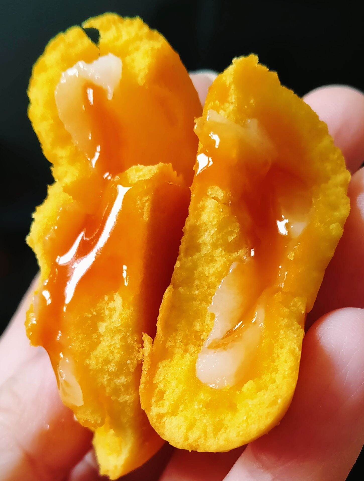 [Ăn Là Ghiền] Bánh Pía Kim Sa Trứng Muối Tan Chảy Đài Loan Hộp 240g (mẫu mới)