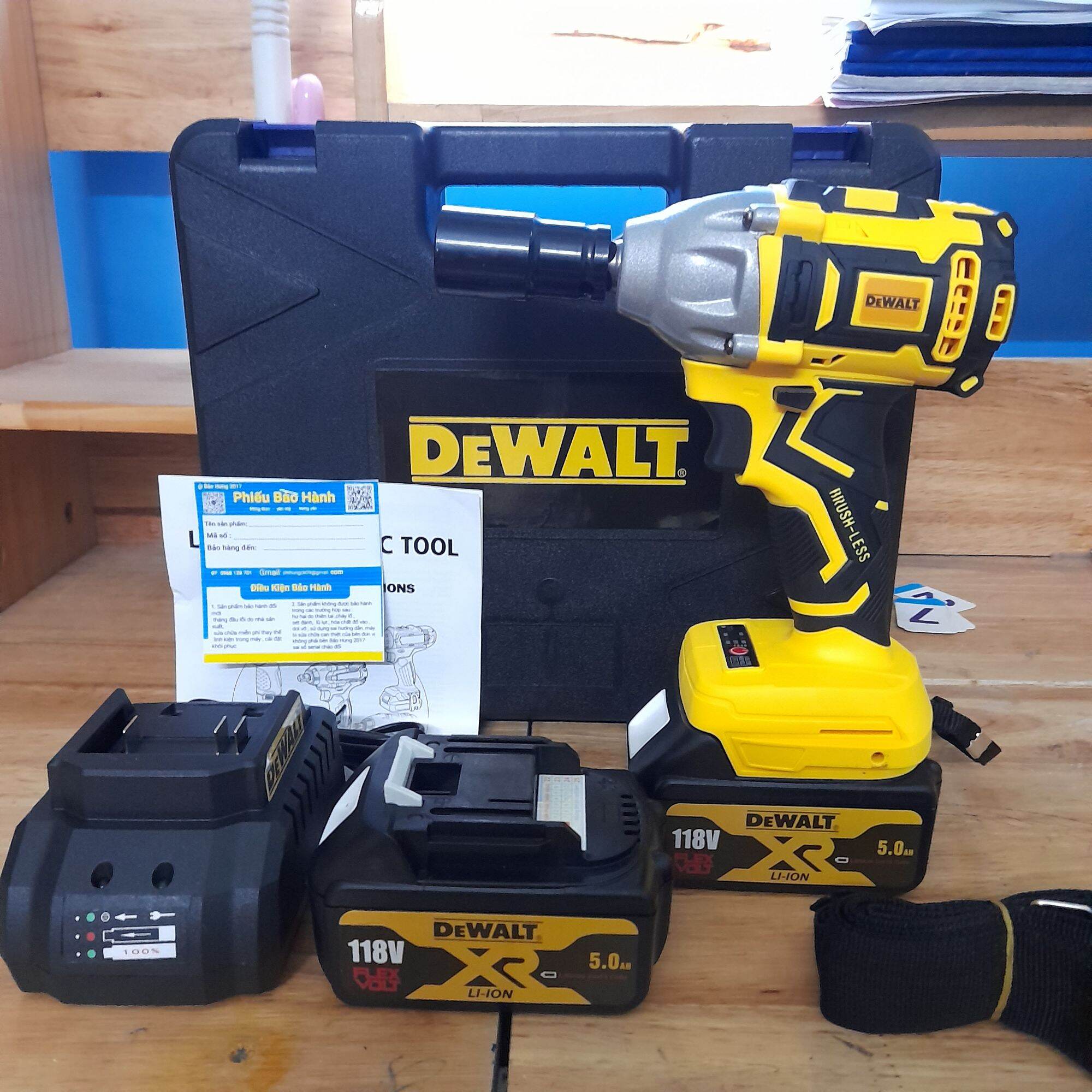 Máy siết bulong ,máy bắn vít , máy khoan DW - 118V không chổi than