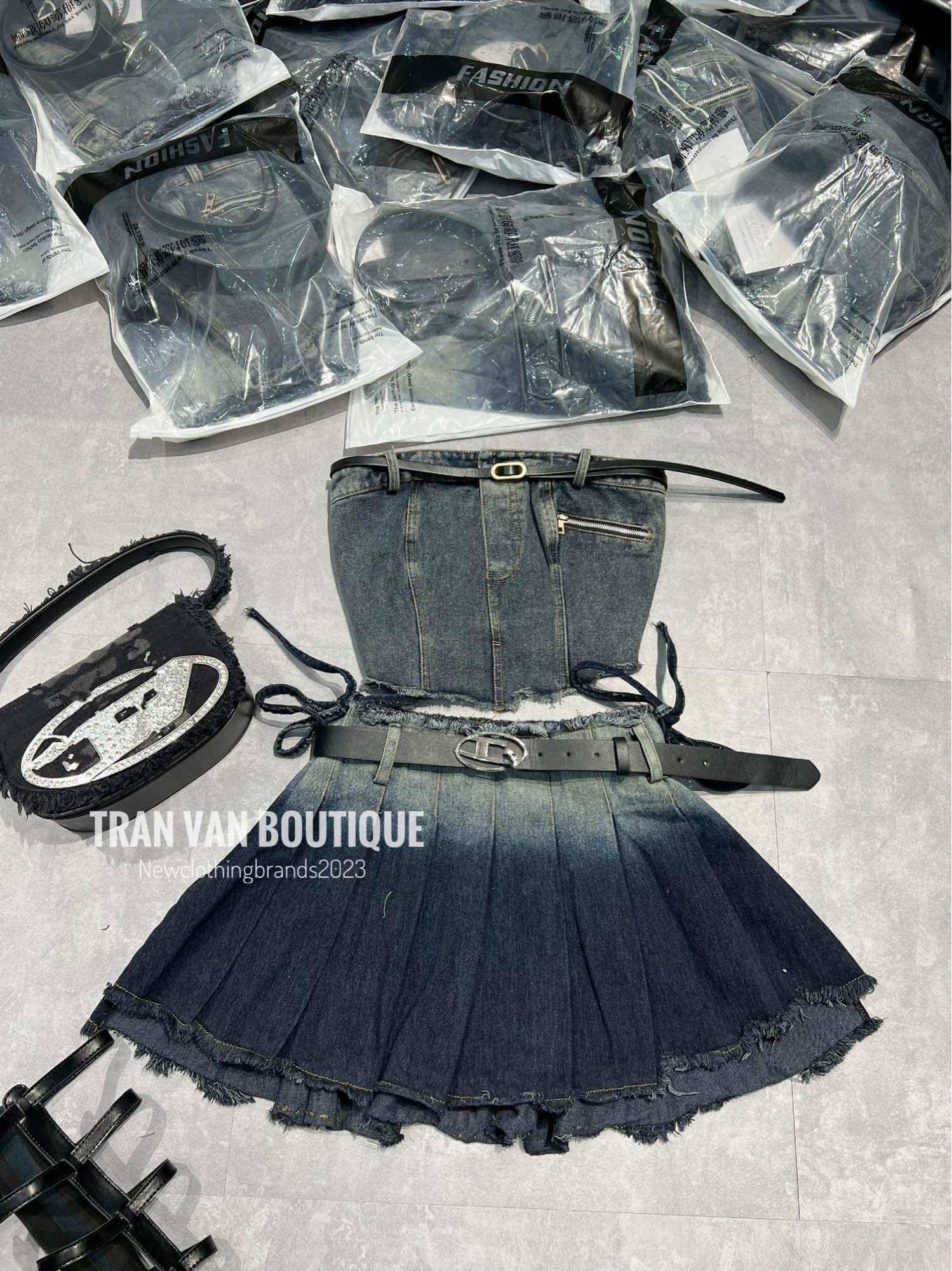 Set váy đầm jeans quây loang kèm đai kh