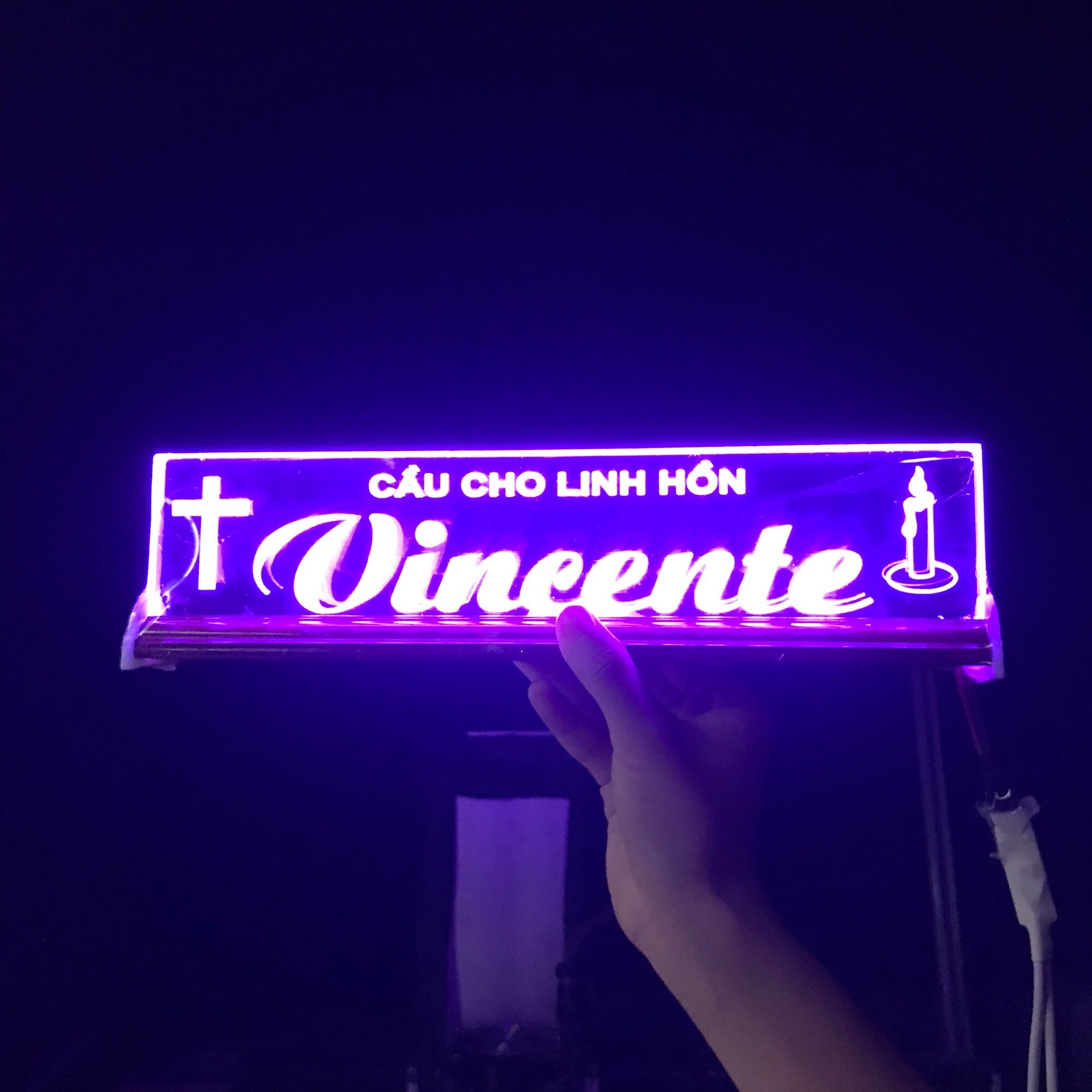 Chữ điện : CẦU CHO LINH HỒN VINCENTE (9x30cm) để bàn