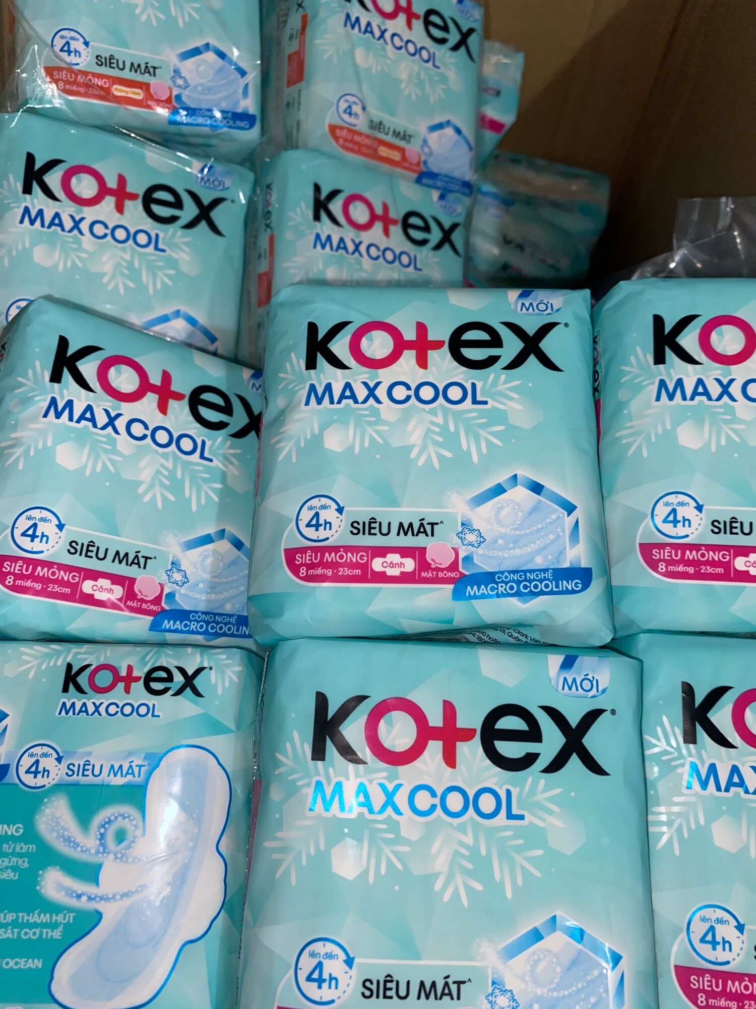 [HCM]Băng vệ sinh KOTEX thảo dược COOL mát siêu mỏng 23cm 8M