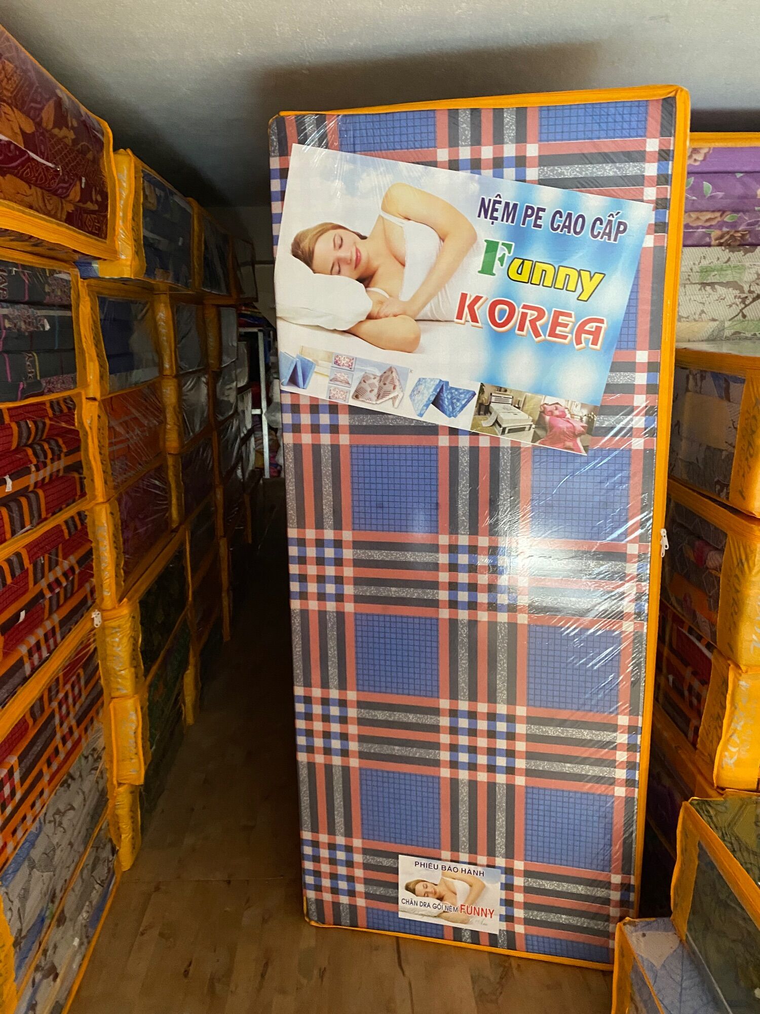 Nệm xếp gấp 3 tấm kích thước 8 tấc dài 2m