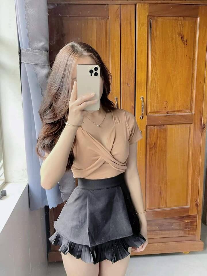 ÁO CROPTOP XOẮN NGỰC CHẤT ĐẸP ( CÓ MÚT )