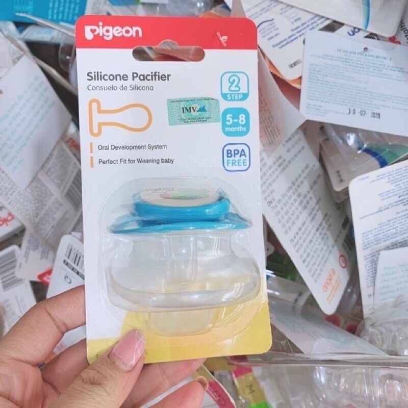 Núm ty ngậm giả Pigeon