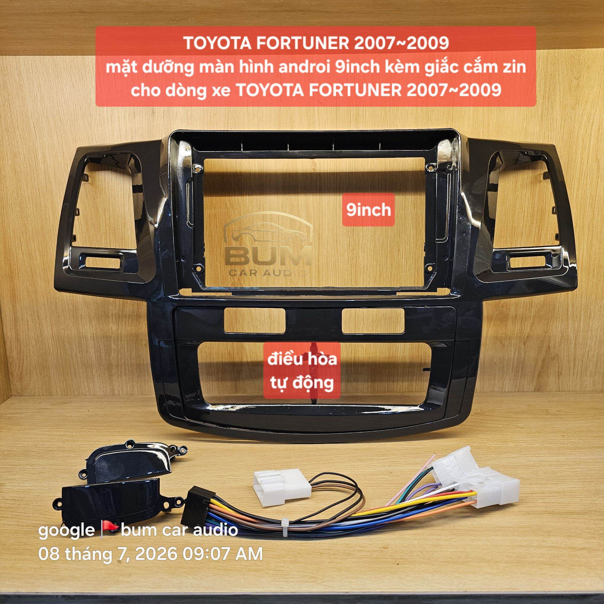 TOYOTA FORTUNER 2007~2009
mặt dưỡng màn hình androi 9inch kèm giắc cắm zin cho dòng xe TOYOTA FORTUNER 2007~2009