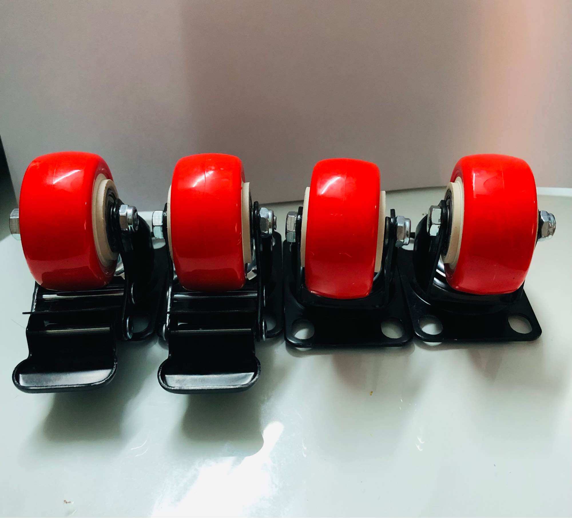 Bánh xe màu đỏ 5 phân, 50mm ( 1 bộ gồm 4 cái , 2 cái có phanh và 2 cái không phanh)