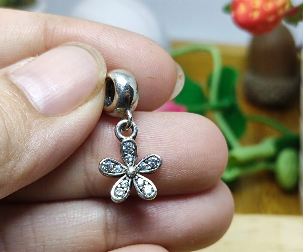 GauBee Charm bạc 925 treo hoa daisy đá trắng