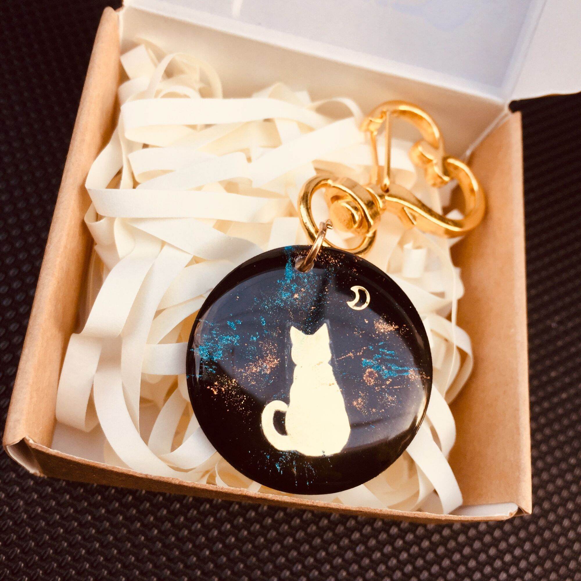 Móc khóa cặp đôi Mèo may mắn(thêm tên, ngày kỉ niệm theo yêu cầu) key chain handmade Lilande