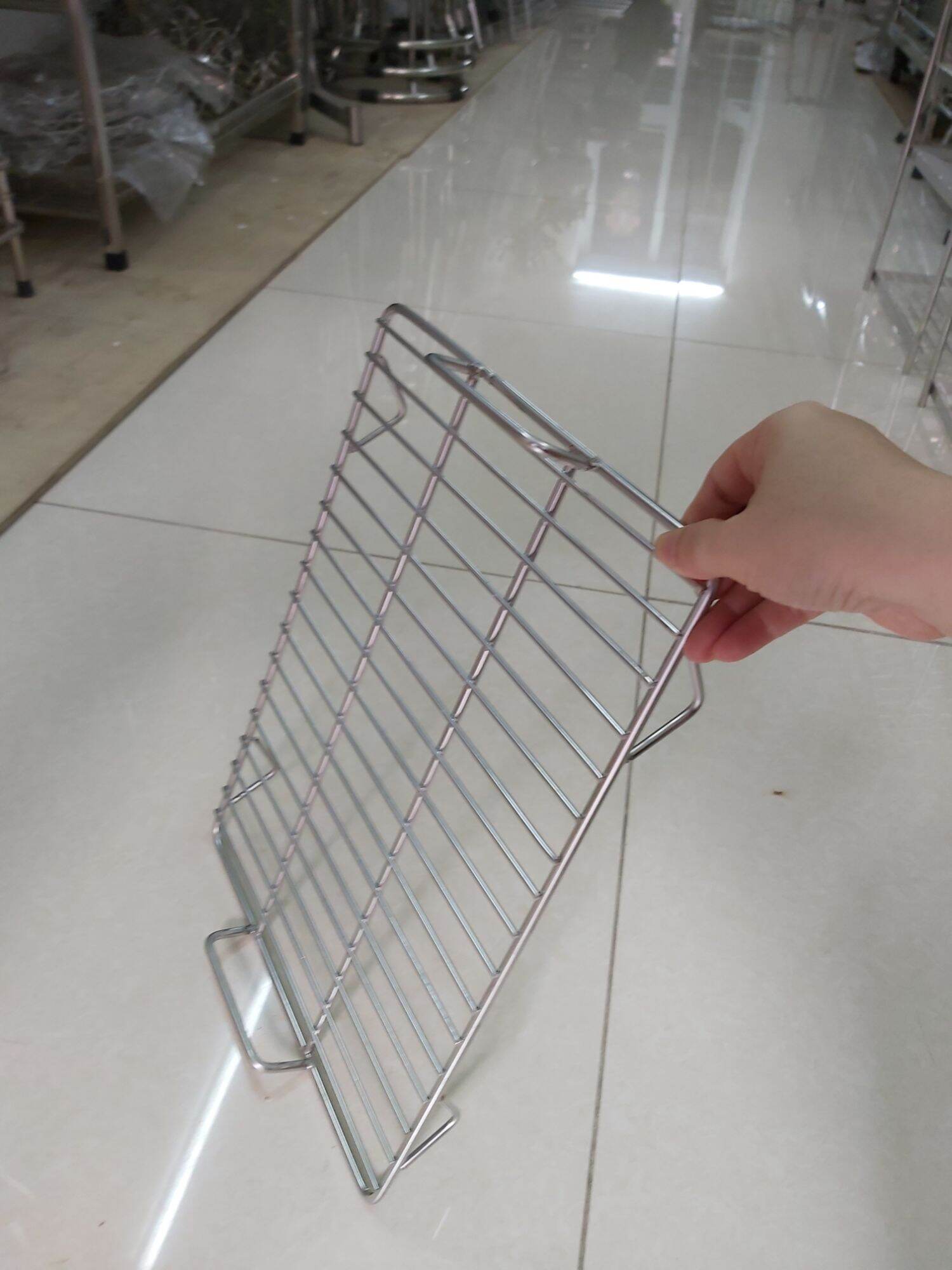 Vỉ nướng inox có quai, bốn chân hàng dày (Quý k có yêu cầu về kích thước khác, vui lòng liên hệ với Shop)