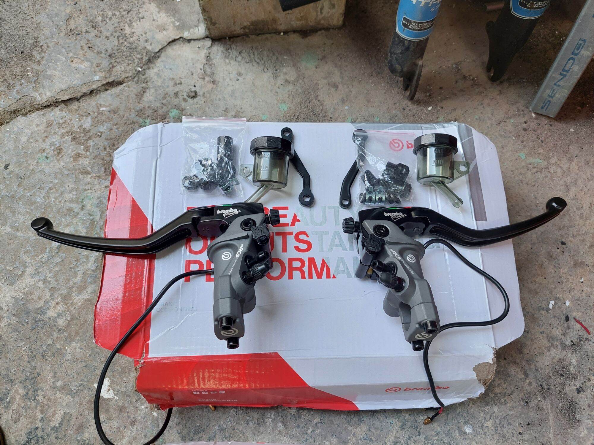 Tay thắng bình dầu rời Brembo (1 cặp)