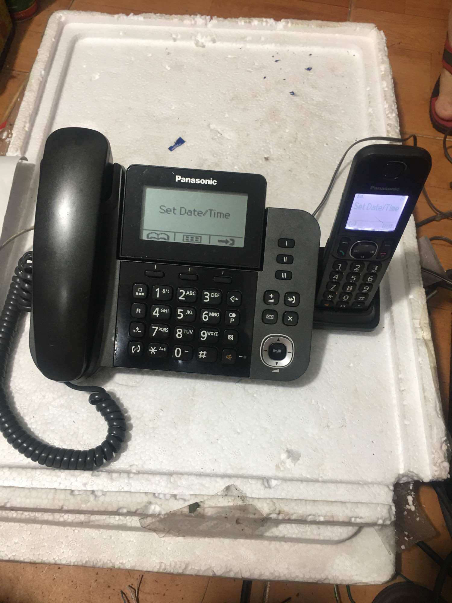 Điện thoại mẹ bồng con panasonic kx-tgf310