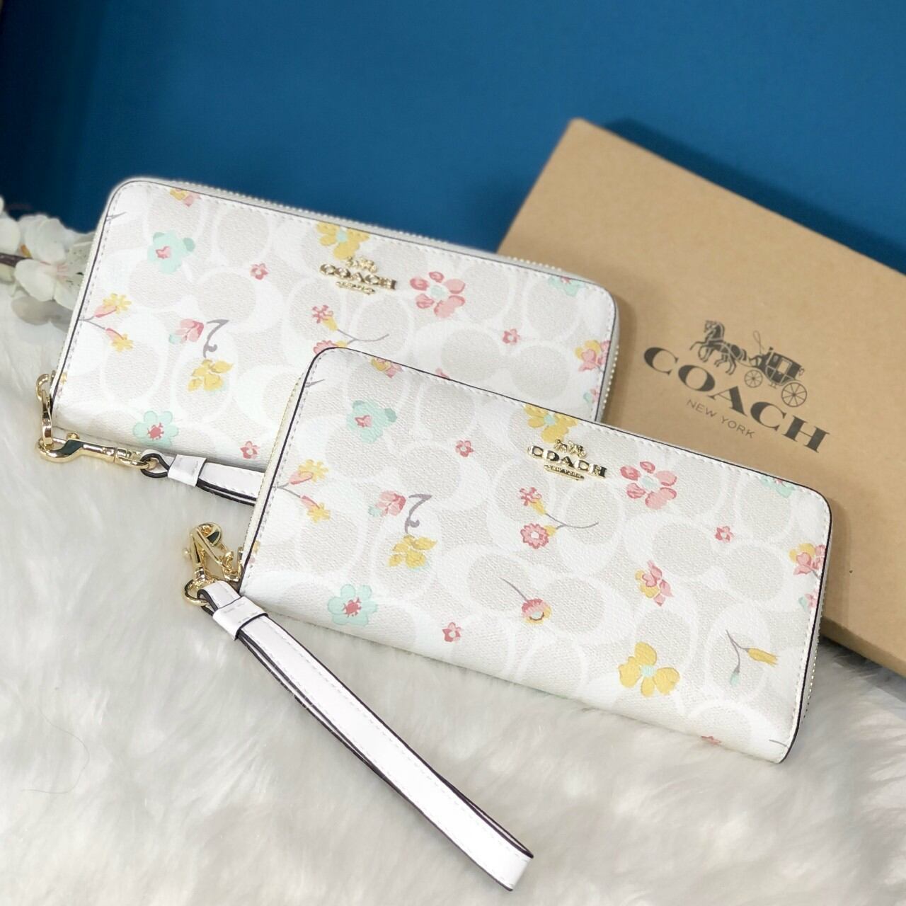 Ví coa**ch dài long zip around wallet siêu xinh
