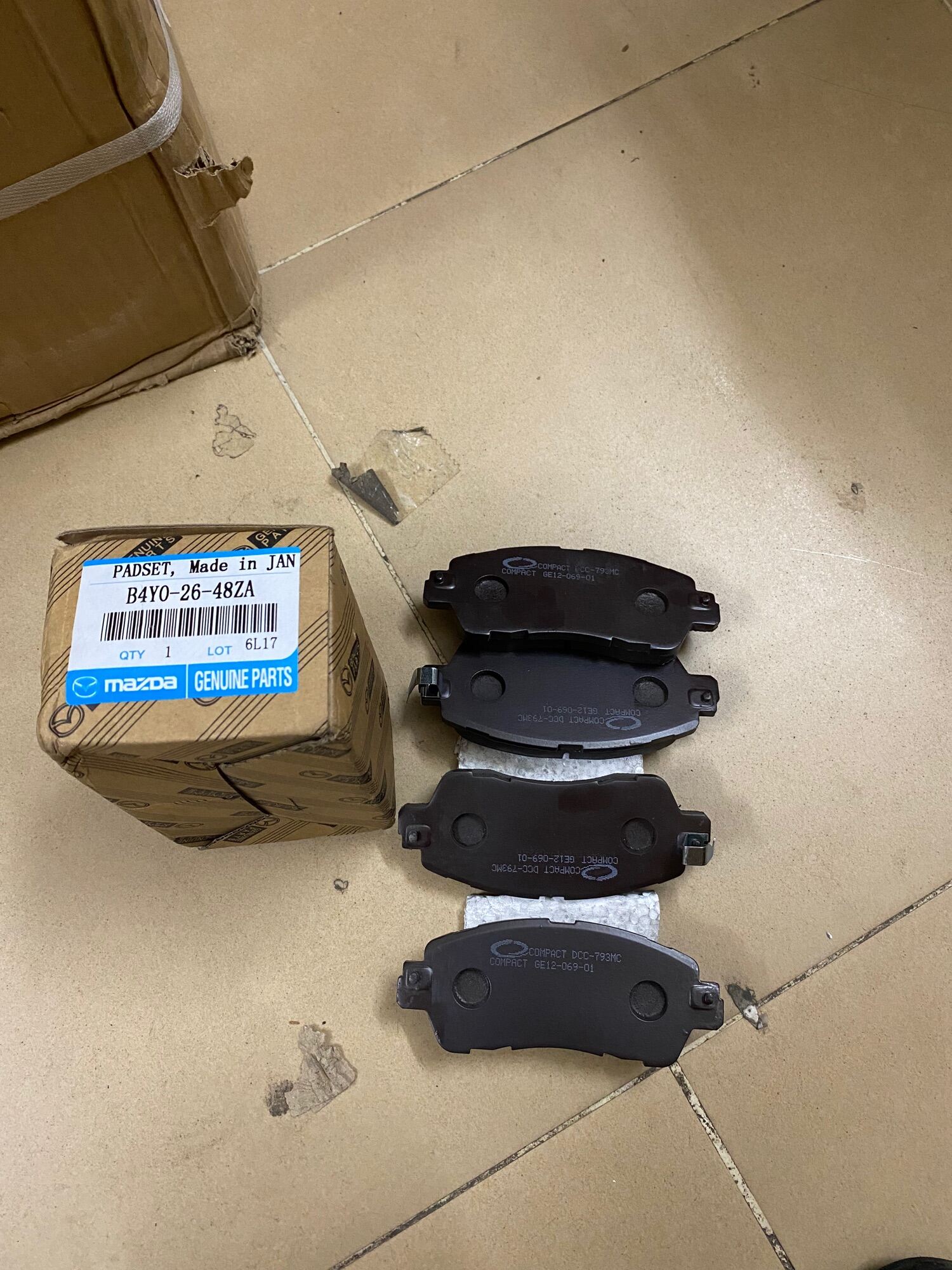 Bố thắng / Má Phanh Mazda 2 3 (2015~2022) trước sau. Xịn : B4Y02648ZB B4Y02648ZA