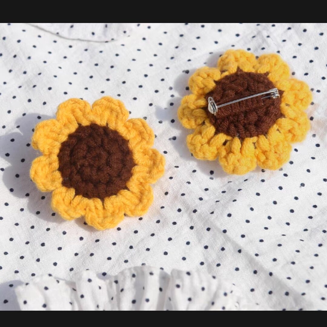 Ghim cài áo handmade bằng len