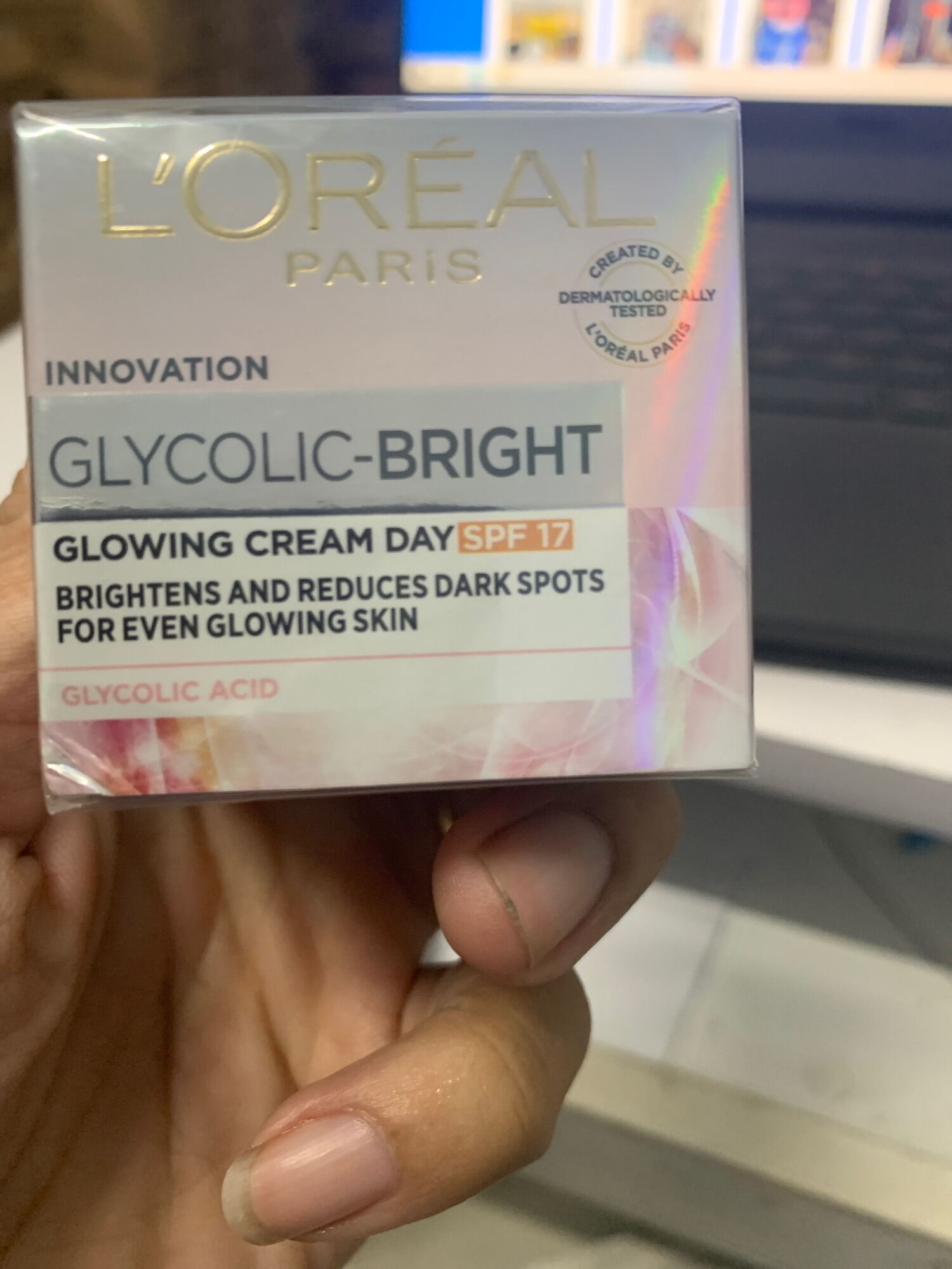 Kem dưỡng sáng da Loreal Paris glycolic bright glowing cream Day