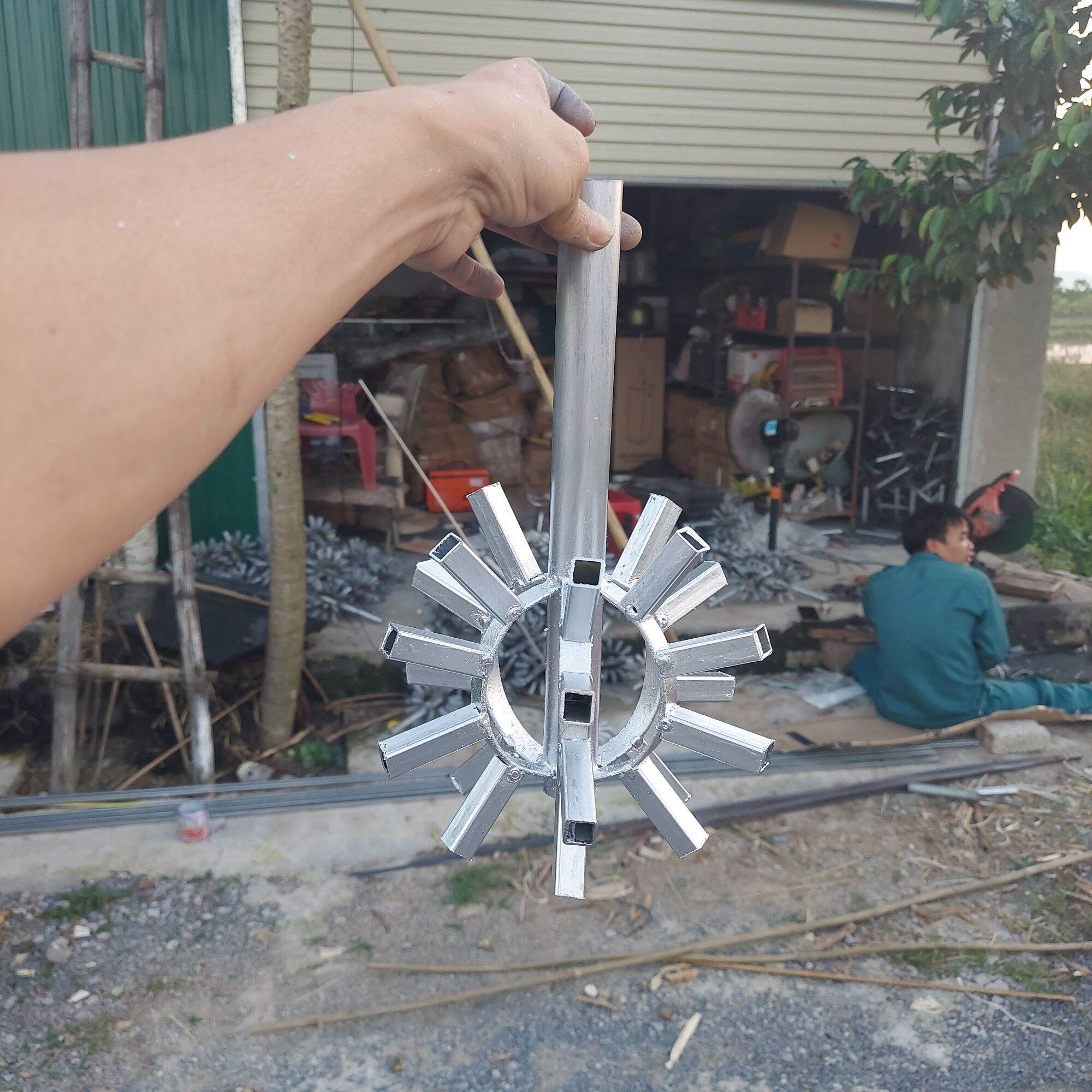 Quả cầu LED PHAO HOA 25 tia, 30 tia, 21 tia sắt dày sơn chống oxi hóa