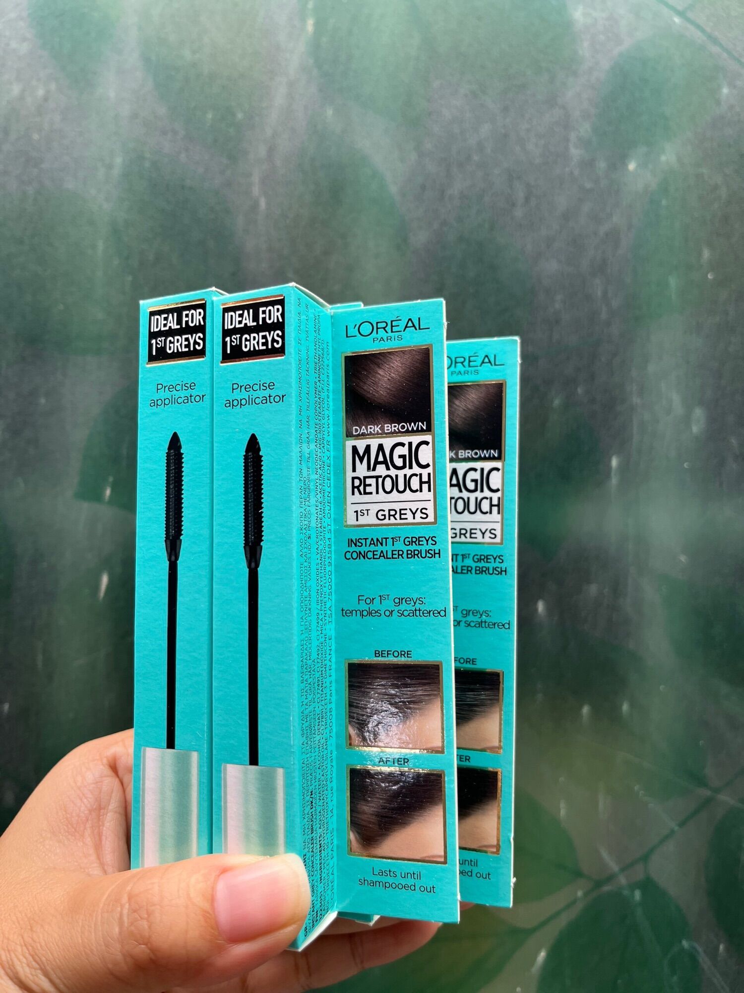 Cây cọ Nhuộm che tóc bạc tạm thời L'Oreal Magic Retouch Precision dark brown. Nâu đen