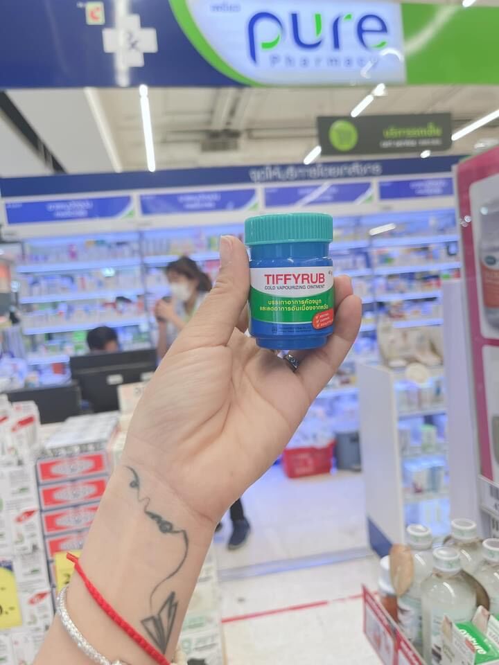 Dầu bôi chống cảm lạnh tiffyrub thái lan