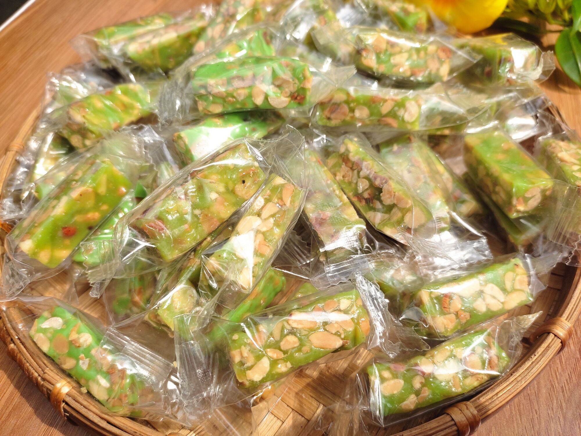 Kẹo đậu phộng nước cốt dừa lá dứa Bến Tre 500g