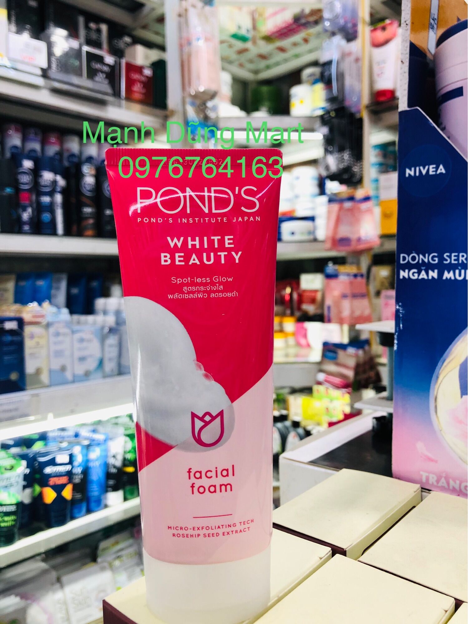 Sữa rửa mặt Pond's trắng hồng rạng rỡ 100g