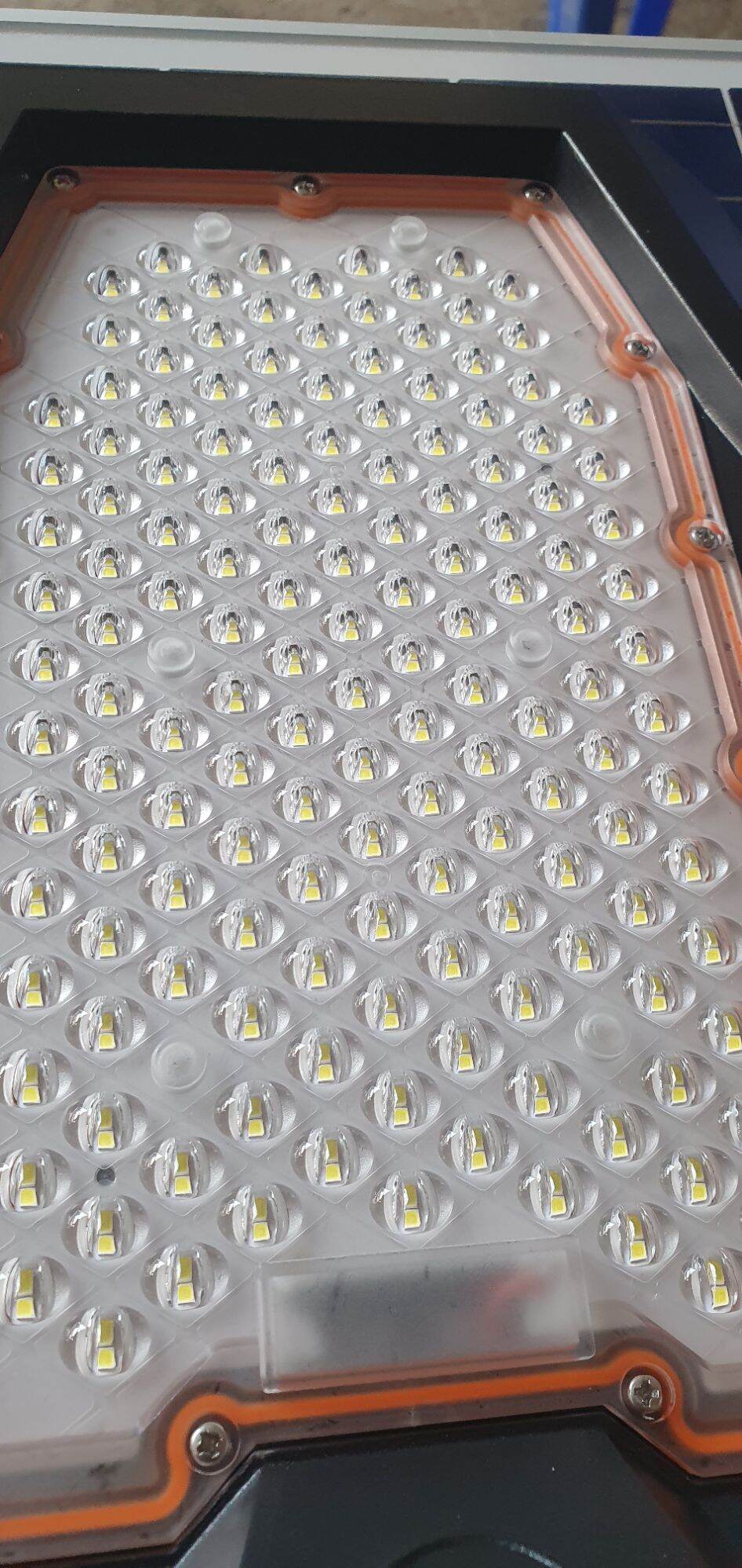 Đèn Công Trình NLMT 700W