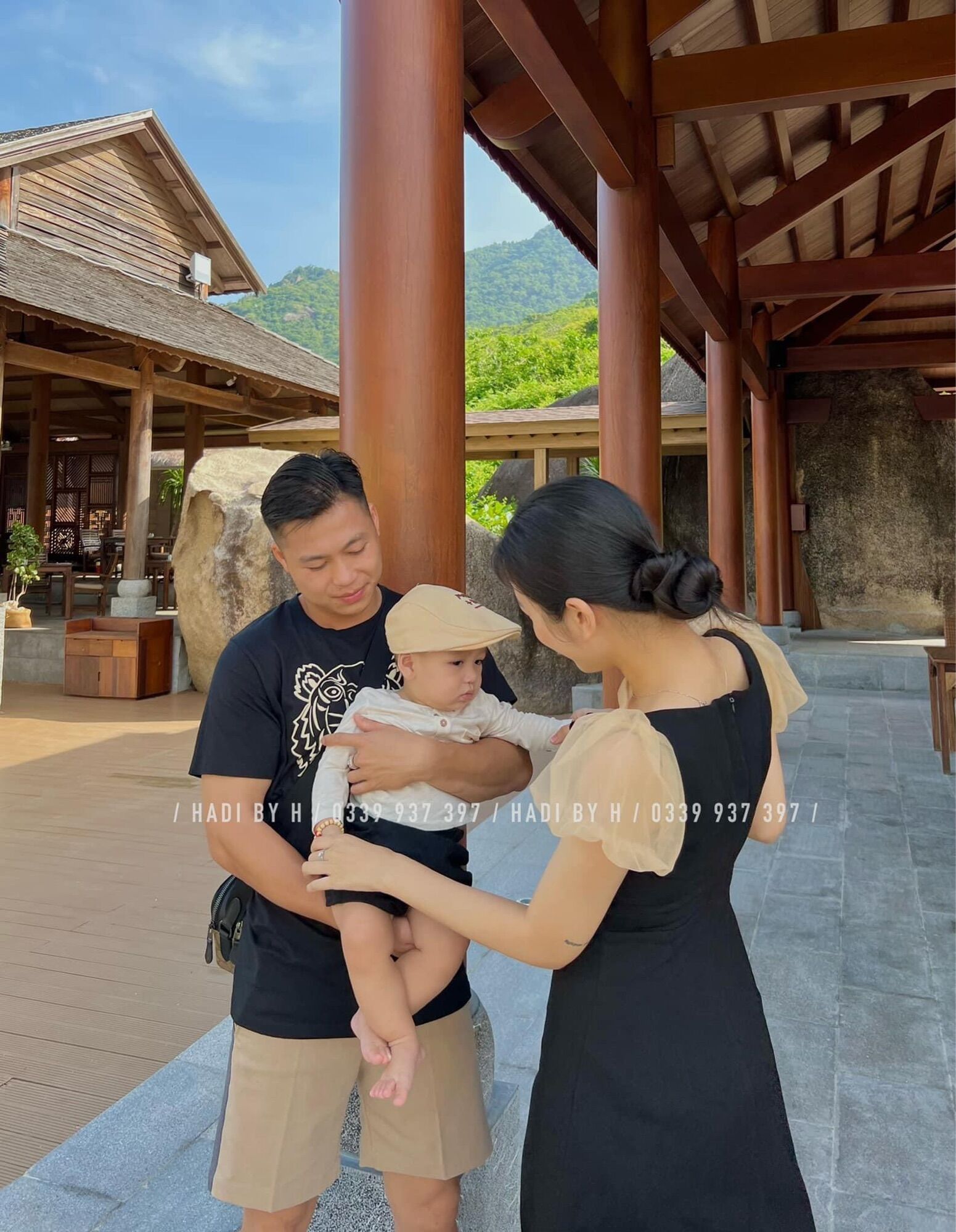 Đầm tiệc đen phối tay ngực lưới - Mẫn