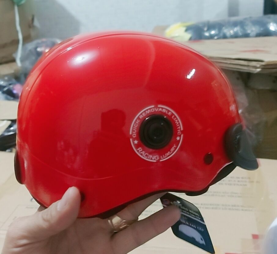 Nón bảo hiểm sơn bóng nhiều màu lựa chọn